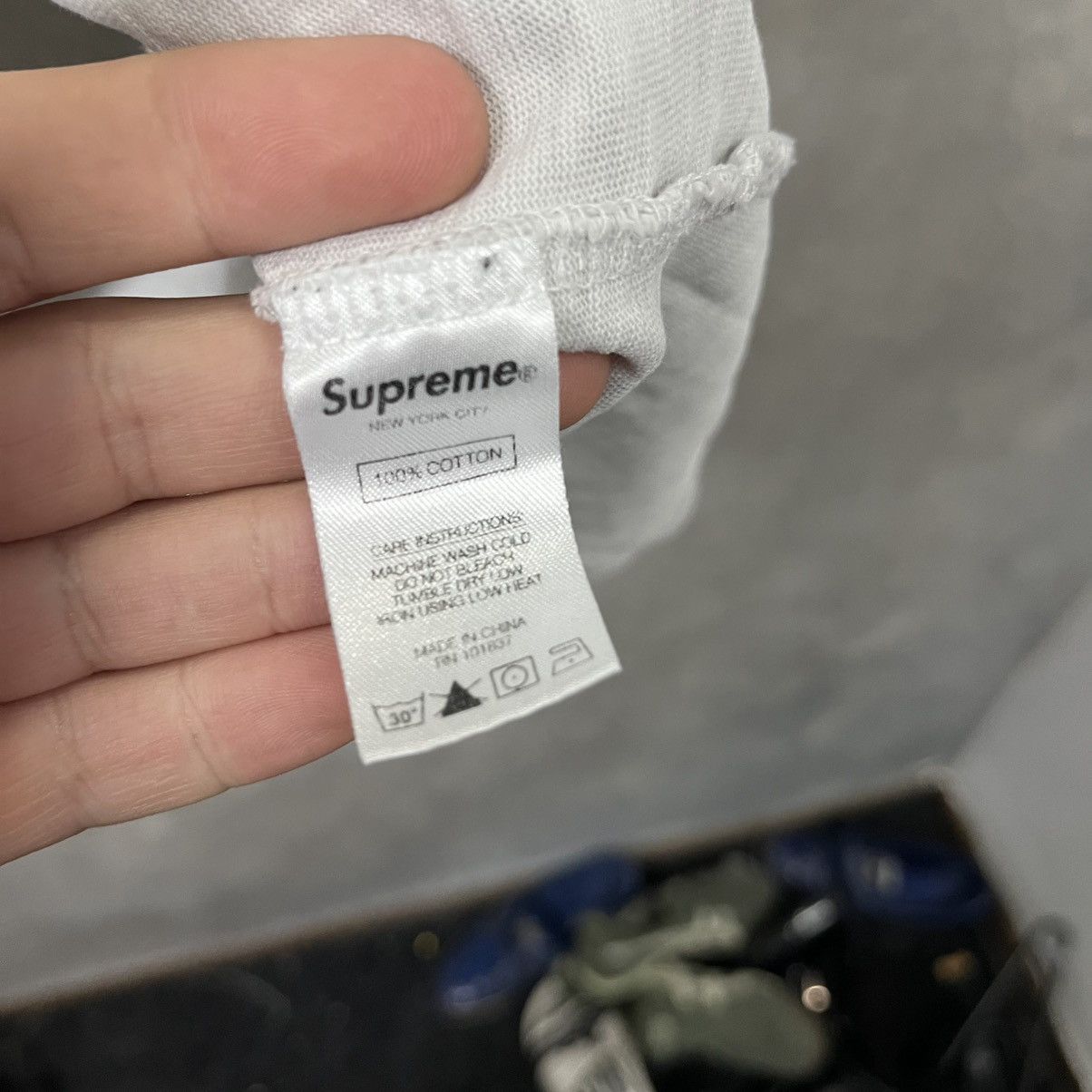 Supreme Supreme T-Shirt Big Logo Grey Size M Size US M / EU 48-50 / 2 - 12 Thumbnail