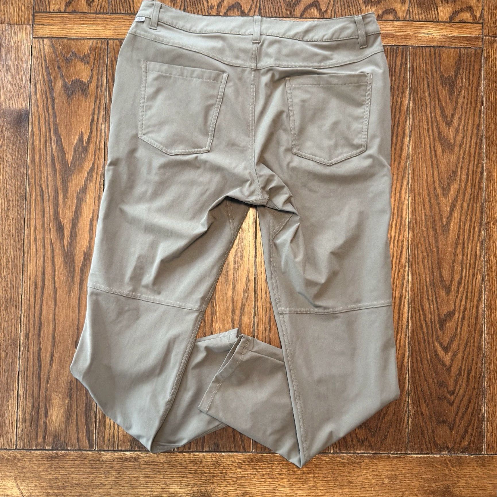 Lululemon Lululemon Men’s Green Pants 34x31 With Stretch Zip Pocket Size US 33 - 6 Thumbnail