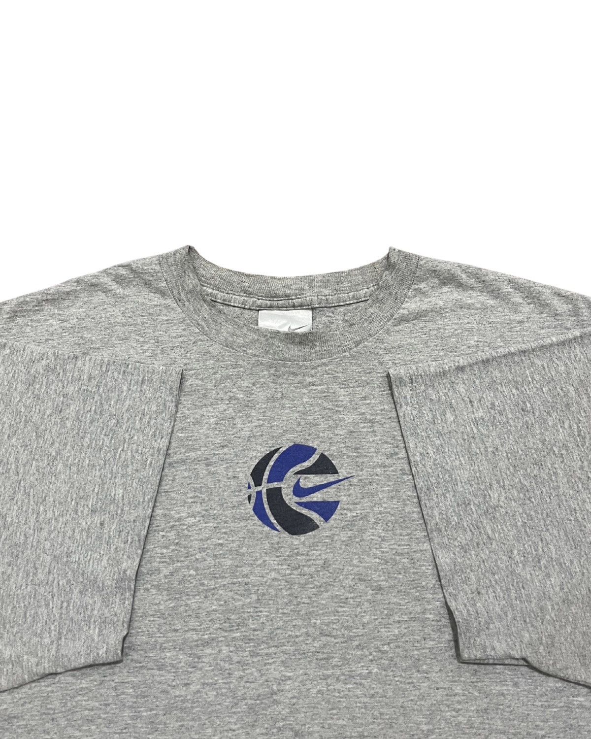 Nike Vintage Nike T Shirt Large Y2K Basketball Cotton Rare Size US L / EU 52-54 / 3 - 1 Thumbnail