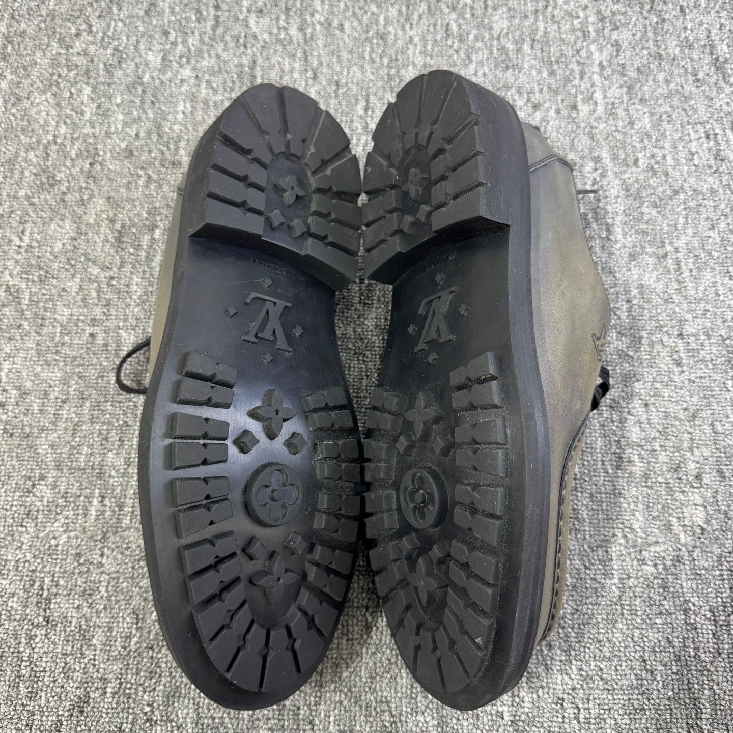 Louis Vuitton LV Cowhide 98 New US 6.5 Loafers Size US 6.5 / EU 39-40 - 4 Thumbnail