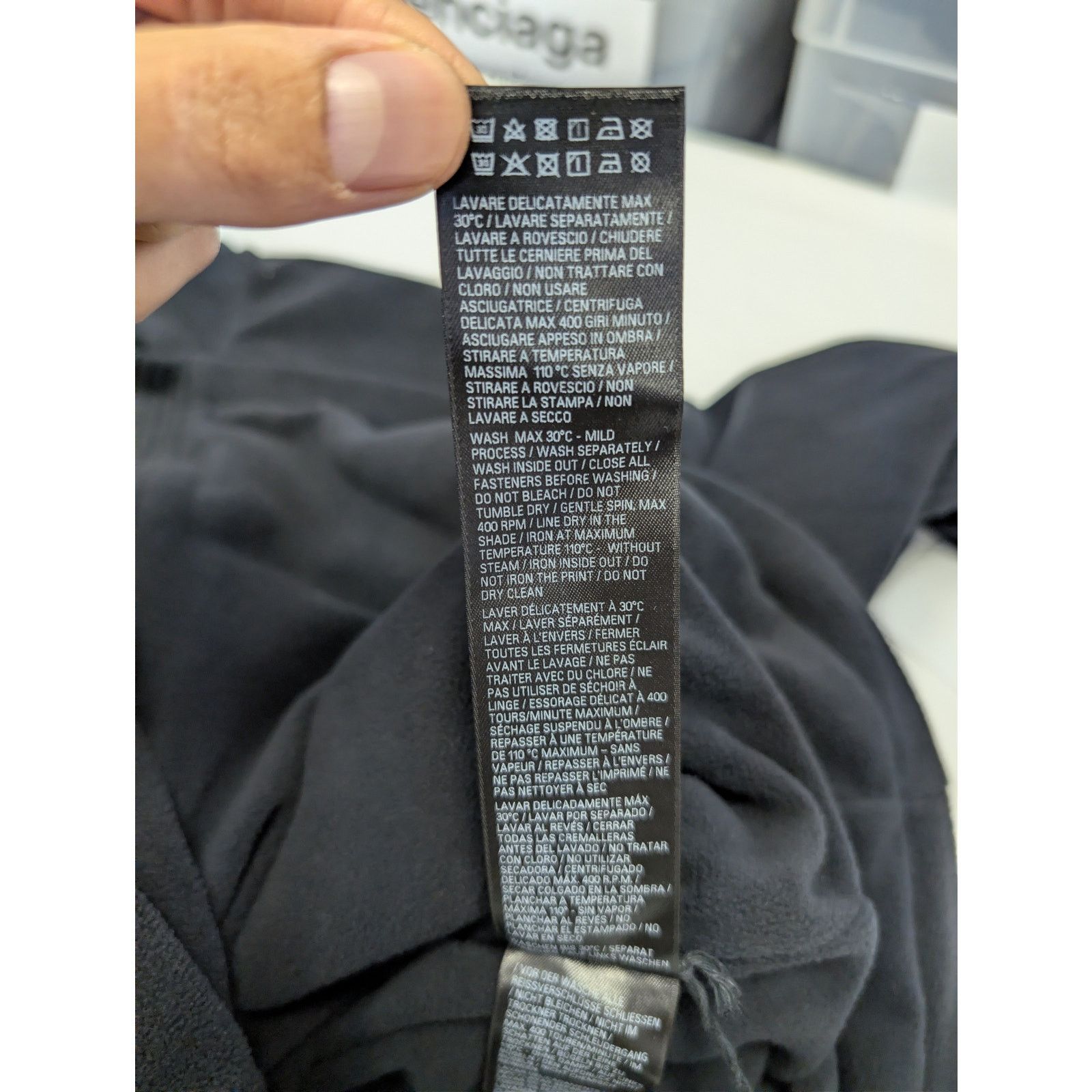 Balenciaga o1rshd1 Reflective Sporticon Fleece Zip-Up Jacket in Black Size US XL / EU 56 / 4 - 19 Thumbnail