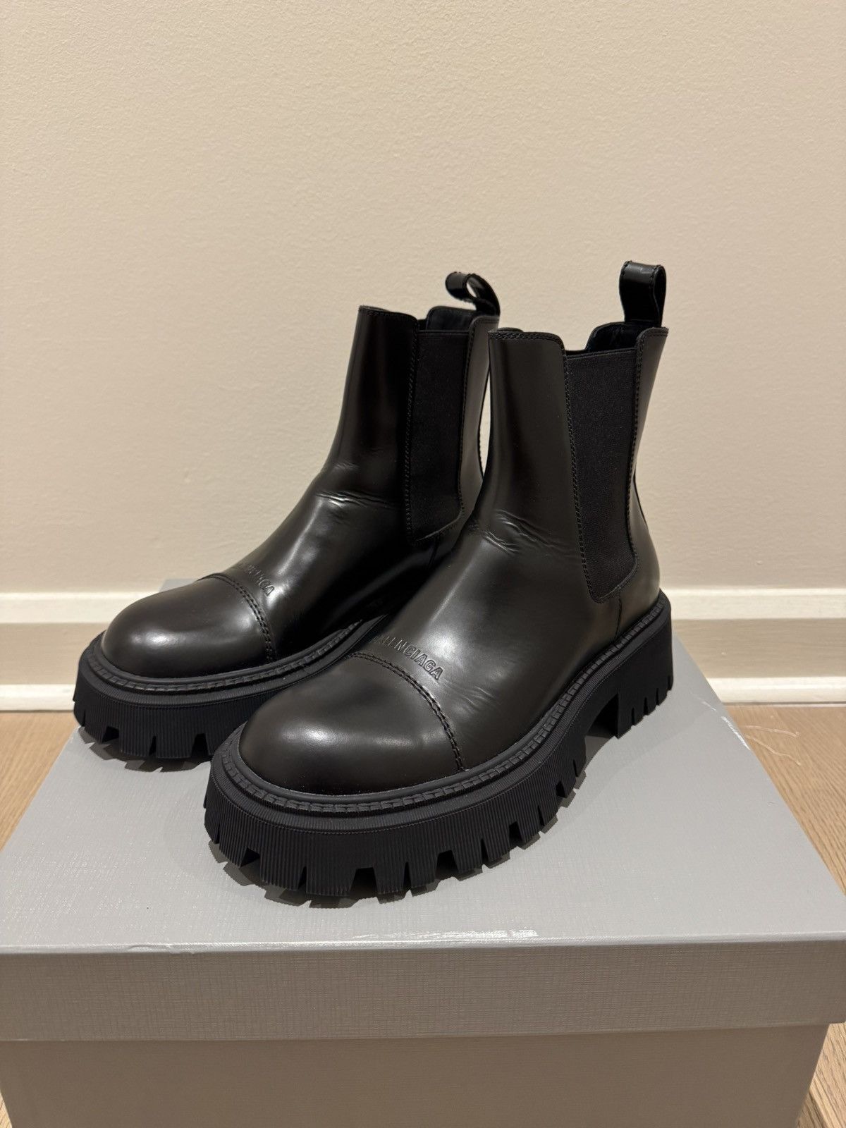Balenciaga Balenciaga Tractor Chelsea Leather Boot (Black) Size US 8 / EU 41 - 1 Thumbnail