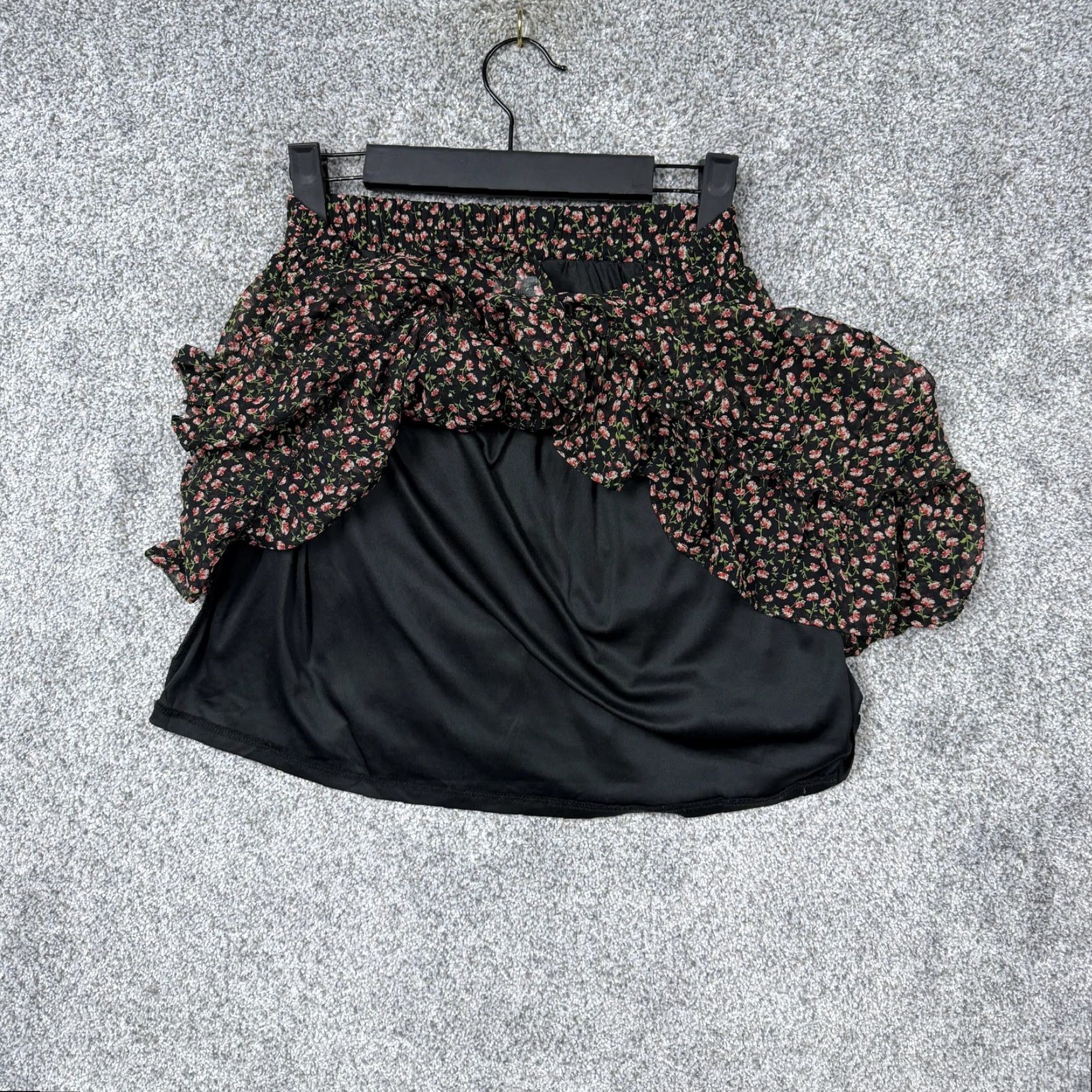 Vintage Sienna Sky Skirt Mini Floral Ruffle Tiered Black Elastic Waist Lined 90s Y2K Cottagecore Coquette Womens S Size 28" / US 6 / IT 42 - 6 Thumbnail