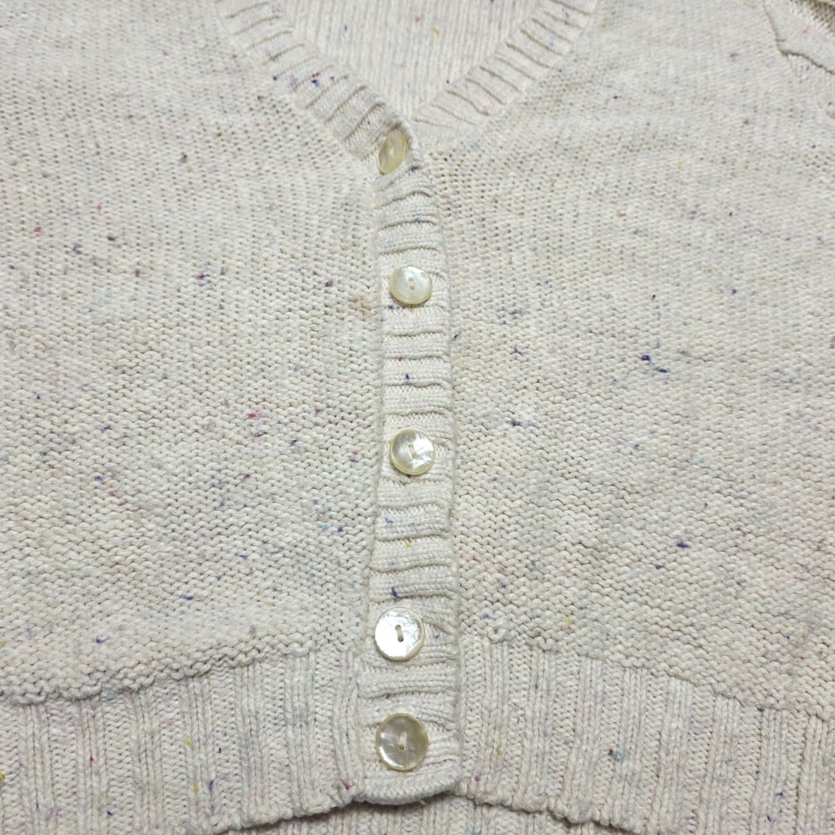 Vintage VINTAGE Avon Fashions Women's Knitted Sweater Cardigan 80s Small Floral Cream Puff Sleeve V-Neck Long Sleeve Button-up Size S / US 4 / IT 40 - 7 Thumbnail