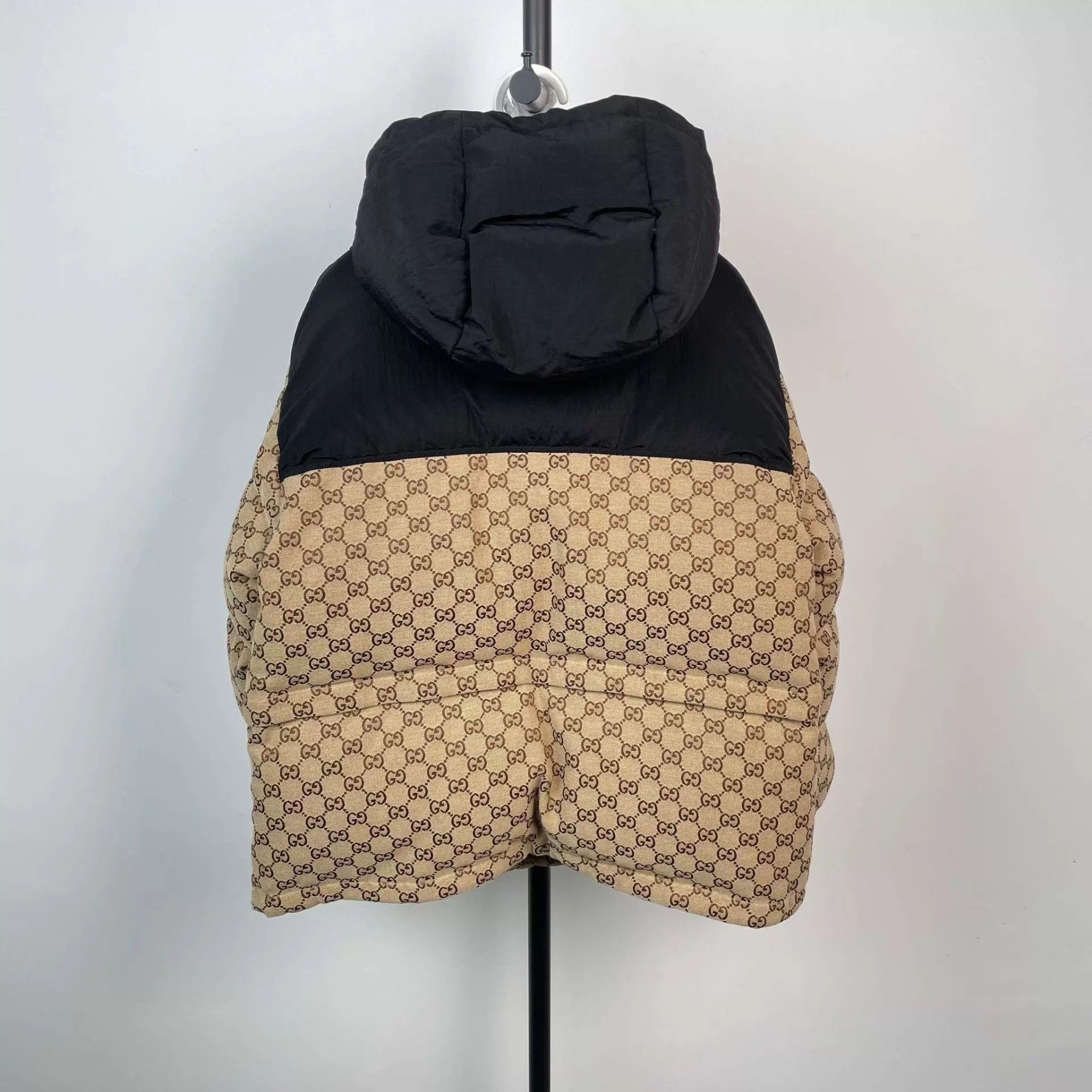 Gucci Gucci women's GG long sleeve cotton puffer jacket Size XS / US 0-2 / IT 36-38 - 2 Thumbnail