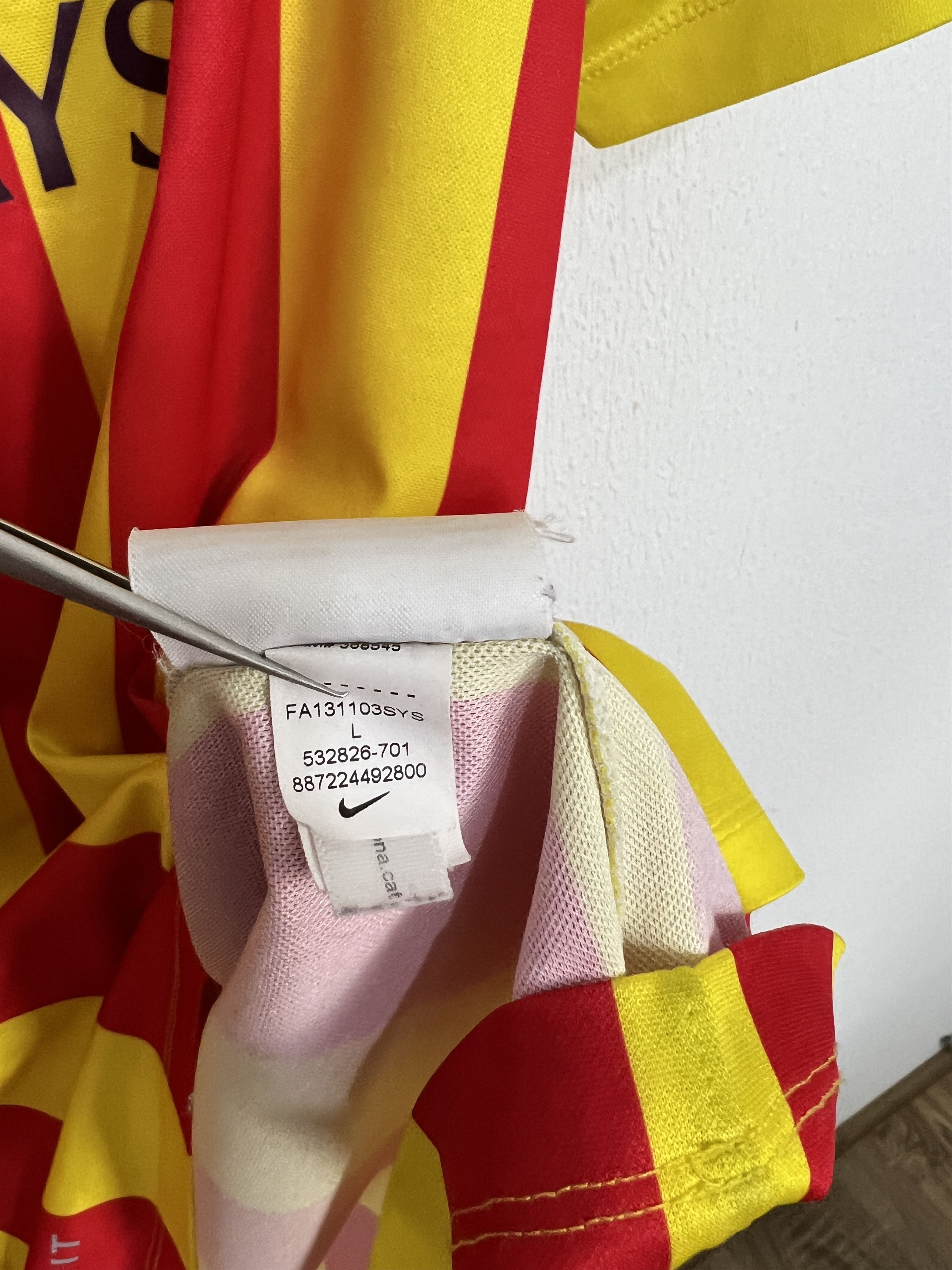 Nike Barcelona Away football shirt 2013 Soccer Nike Jersey Mens Size US L / EU 52-54 / 3 - 11 Thumbnail