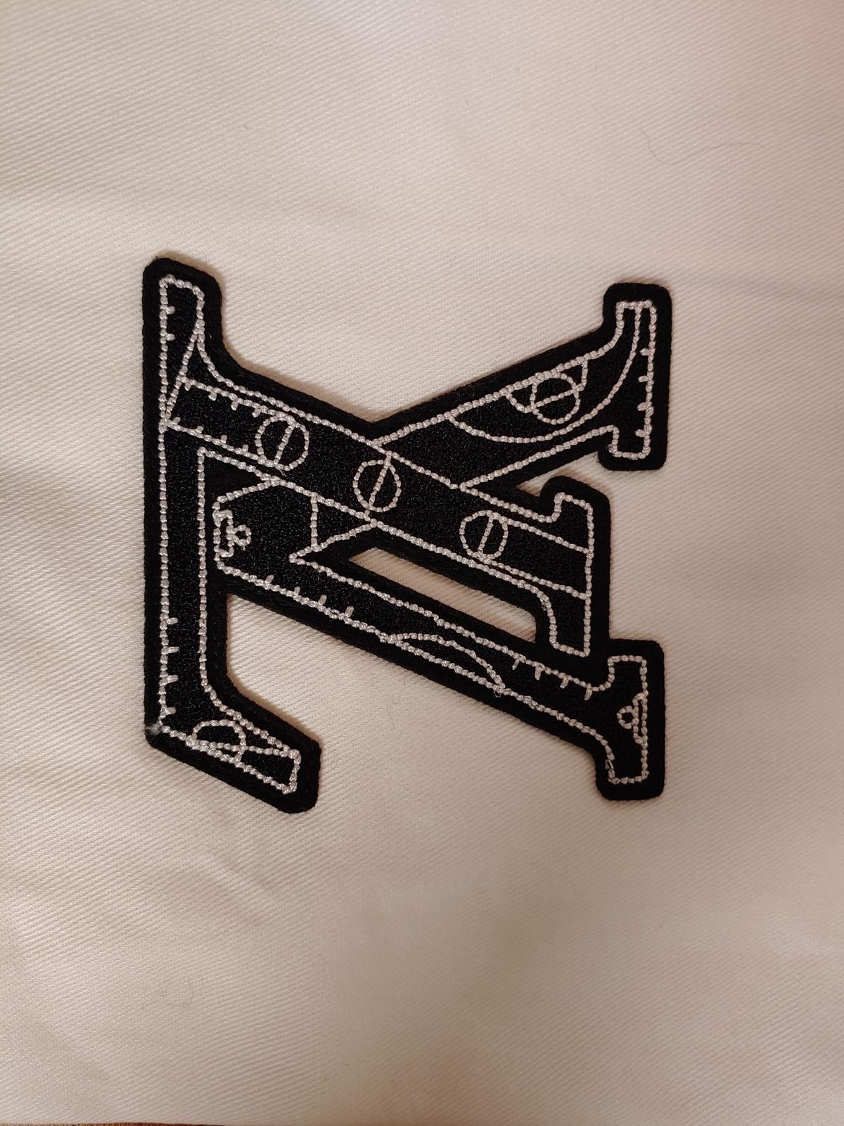 Louis Vuitton Louis Vuitton X NBA Patched Button Up in White Size US XXL / EU 58 / 5 - 3 Thumbnail