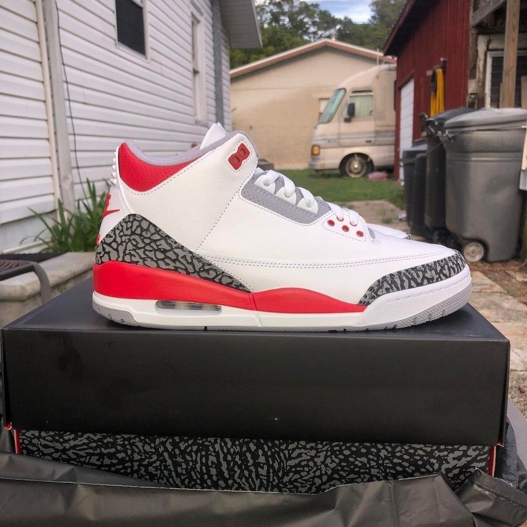 Jordan Brand DS Nike Air Jordan Retro 3 Fire Red 3s Size 9 Size US 9.5 / EU 42-43 - 4 Thumbnail