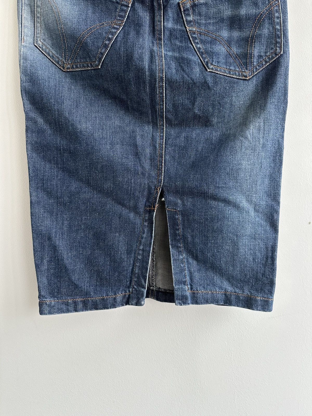 Dolce & Gabbana Vintage Dolce & Gabbana Denim Knee Length Skirt Blue Size 26 Size 26" / US 2 / IT 38 - 3 Thumbnail