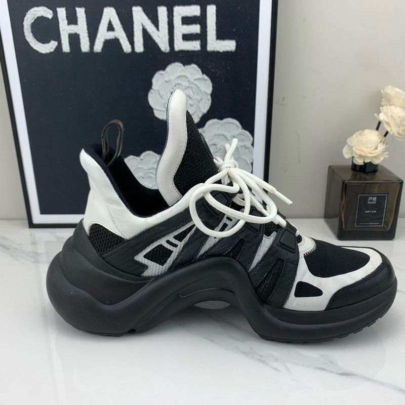 Louis Vuitton Louis Vuitton Black and White Sneakers - Size US 7.5 / EU 40-41 - 7 Thumbnail