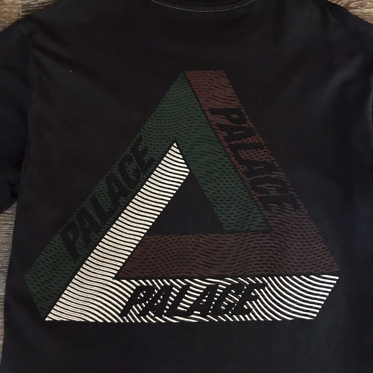 Palace Palace Tri-Shadow T-Shirt Mens M Big Logo Size US M / EU 48-50 / 2 - 2 Thumbnail