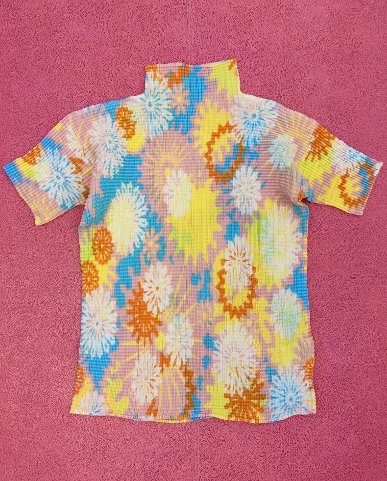 Issey Miyake Issey Miyake Yellow main thread pefferyarn high-neck short Size M / US 6-8 / IT 42-44 - 1 Thumbnail