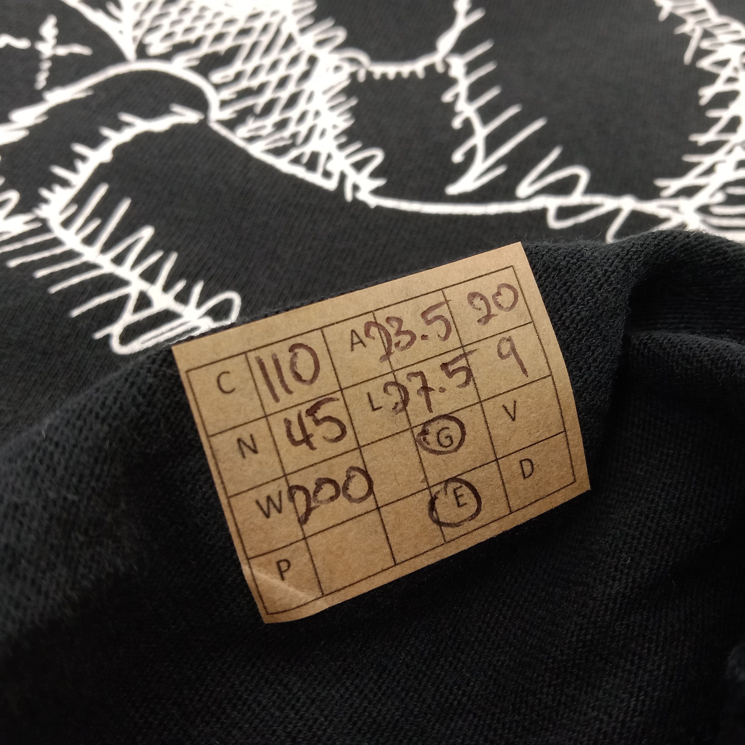Kaws × Uniqlo × Vintage Kaws X Japanese Brand Mascot Design Tshirt Size US XL / EU 56 / 4 - 11 Thumbnail