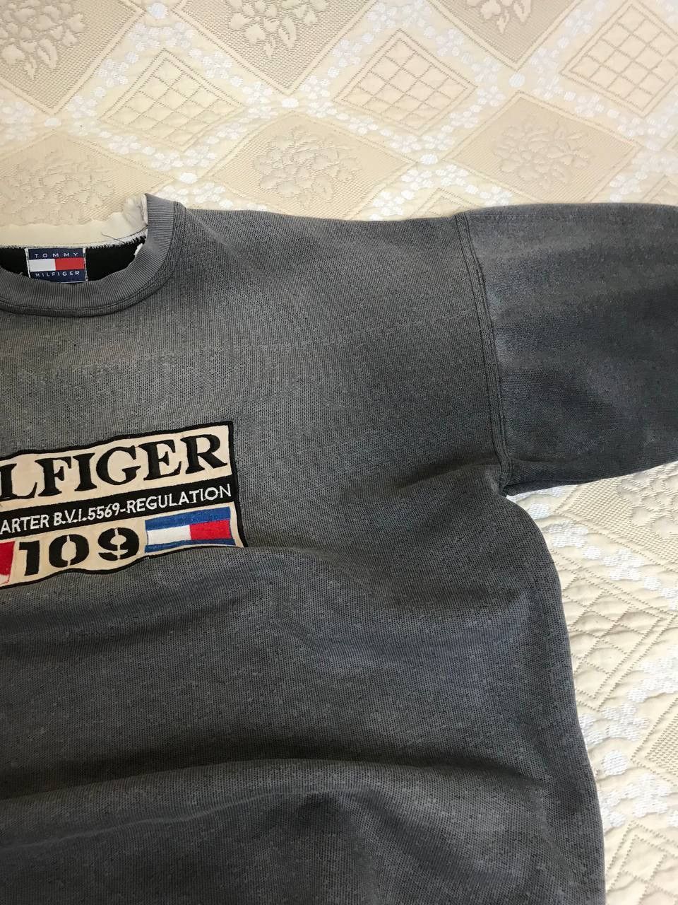 Tommy Hilfiger 🔥 TOMMY HILFIGER 90S VINTAGE CENTER LOGO OVERSIZE SWEATSHIRT Size US XL / EU 56 / 4 - 10 Thumbnail