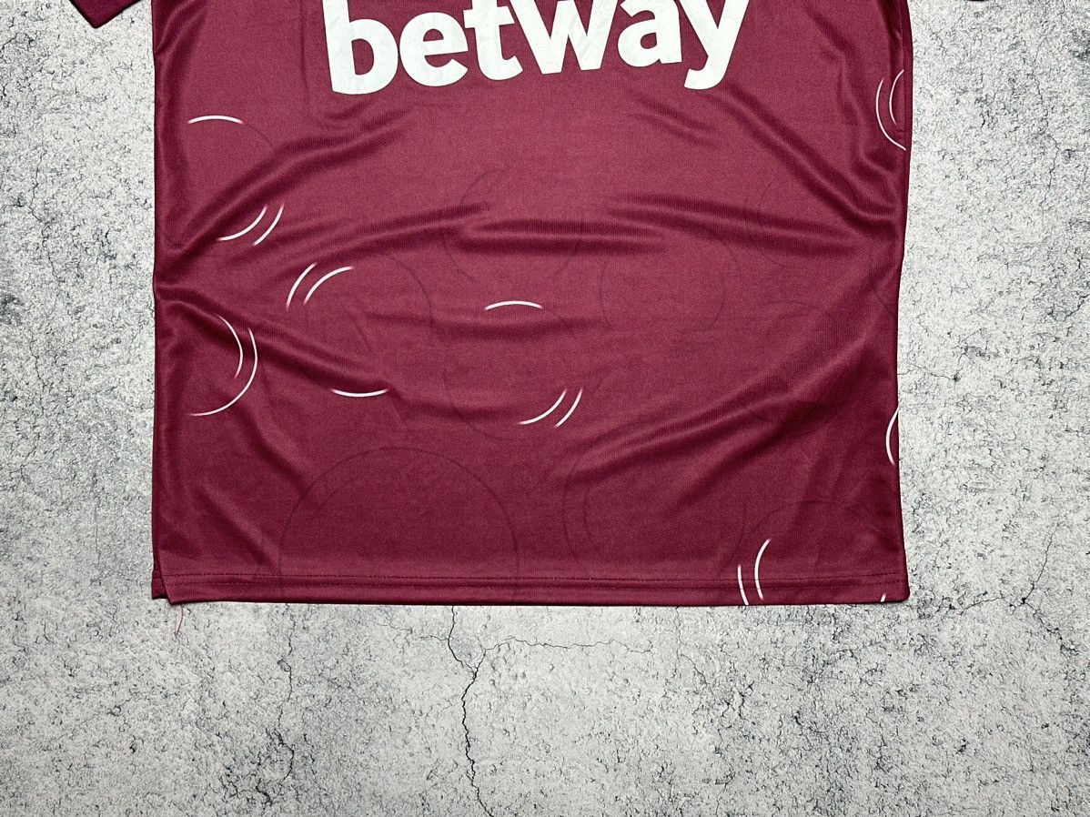 Umbro West Ham Umbro Soccer Home Bubbles Jersey Blokcore Size US M / EU 48-50 / 2 - 3 Thumbnail