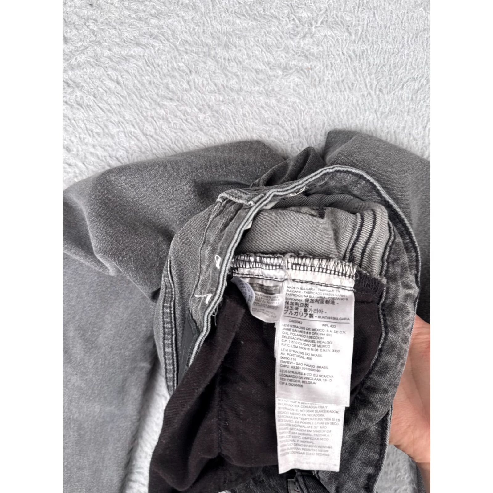 Levi's Levi's Women Skinny Jeans 27 Black Denim 26x30 Vintage Style Stretch Distressed Mid Rise Casual Size 27" / US 4 / IT 40 - 7 Thumbnail