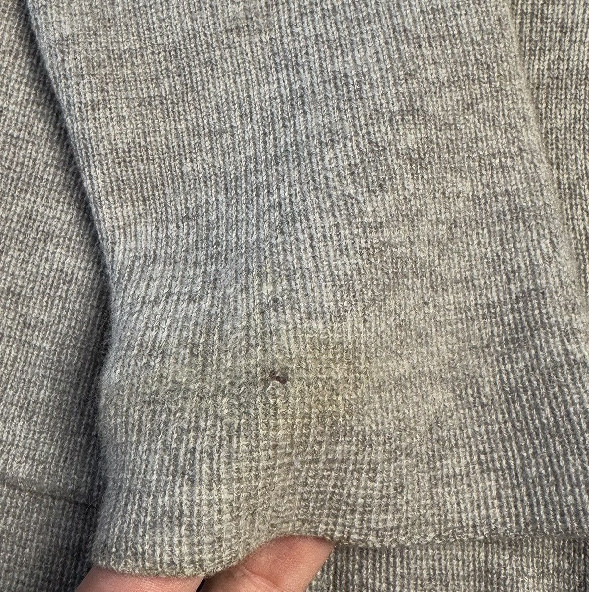 Salvatore Ferragamo Salvatore Ferragamo 100% Cashmere Knit Button Cardigan Size M / US 6-8 / IT 42-44 - 10 Thumbnail