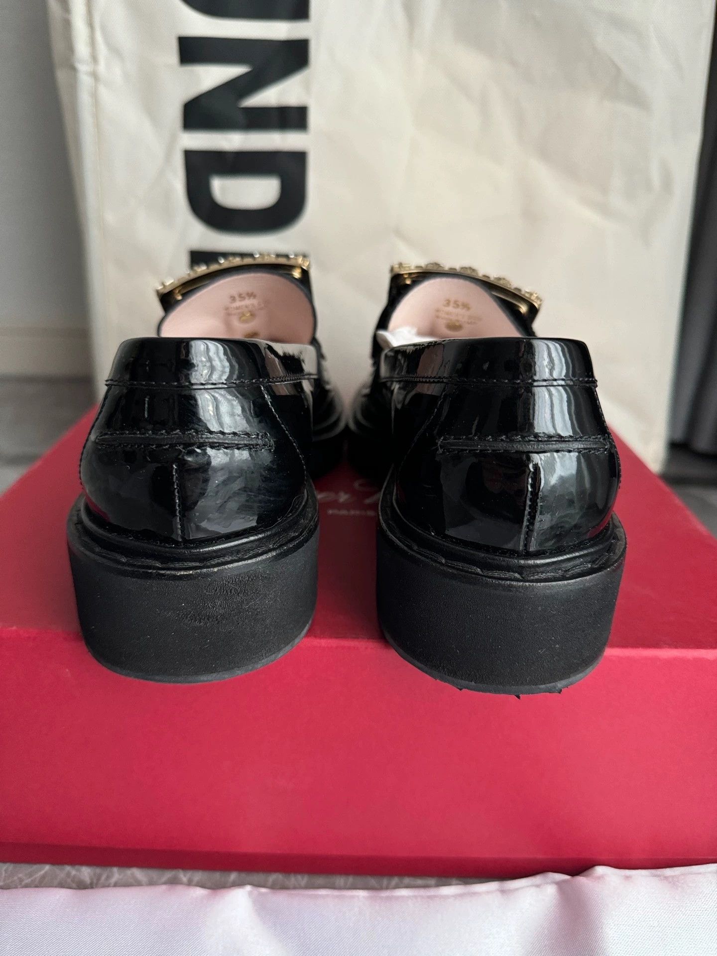 Roger Vivier Roger Vivier Black Patent Crystal Loafer 35.5 EU Size US 4.5 / IT 34.5 - 4 Thumbnail