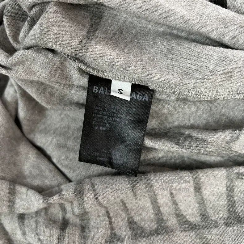 Balenciaga Balenciaga T-Shirt Size US S / EU 44-46 / 1 - 3 Thumbnail