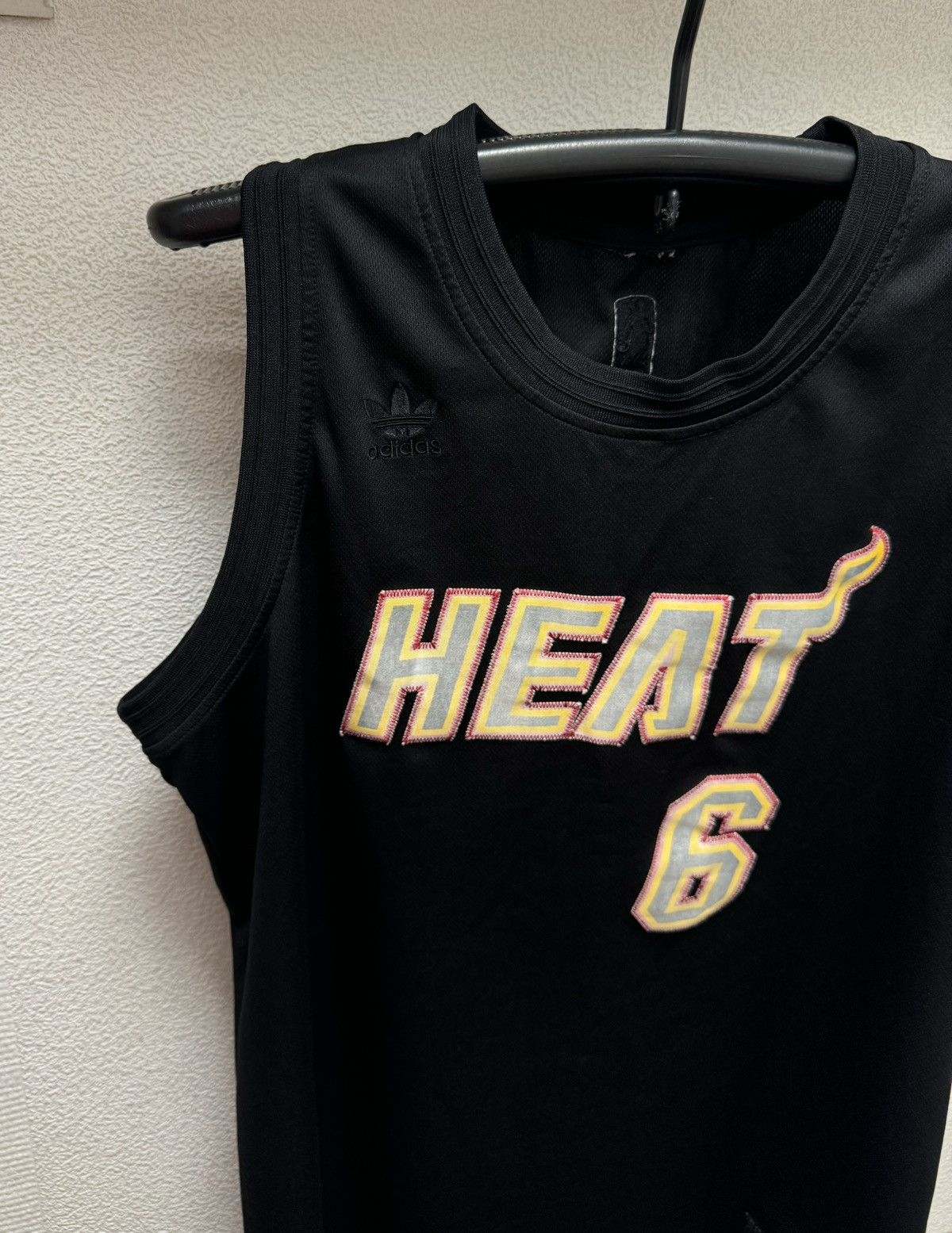 Adidas Lebron James adidas Miami heat NBA SOCCER JERSEY L SZ WADE Size US L / EU 52-54 / 3 - 3 Thumbnail