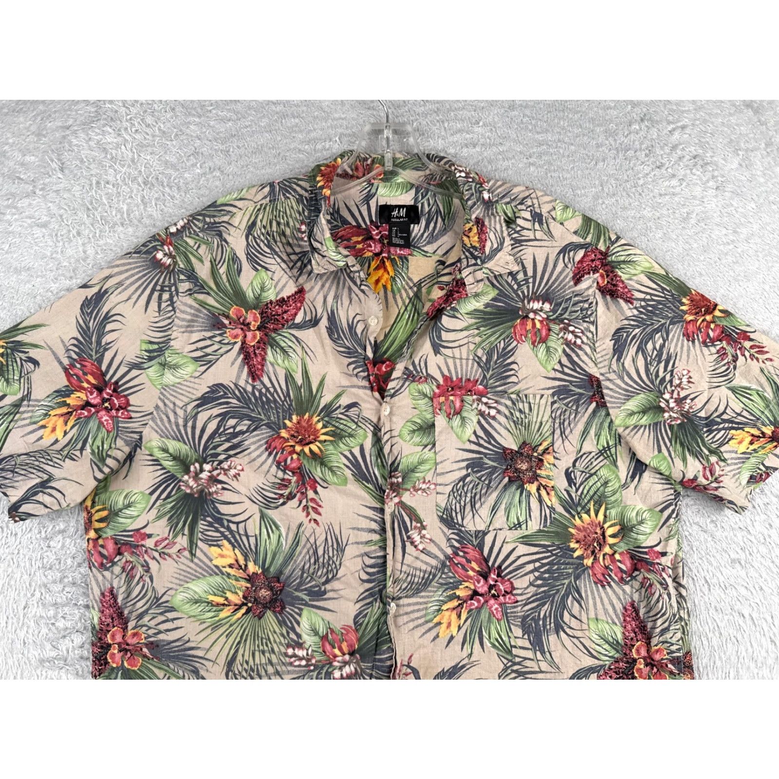 H&M VINTAGE? No. Just H&M Button-Up Shirt Men L Gray Floral Rayon Short Sleeve Casual Hawaii 40in Chest All Seasons Pockets Red Bird Pattern Mens Size US L / EU 52-54 / 3 - 4 Thumbnail