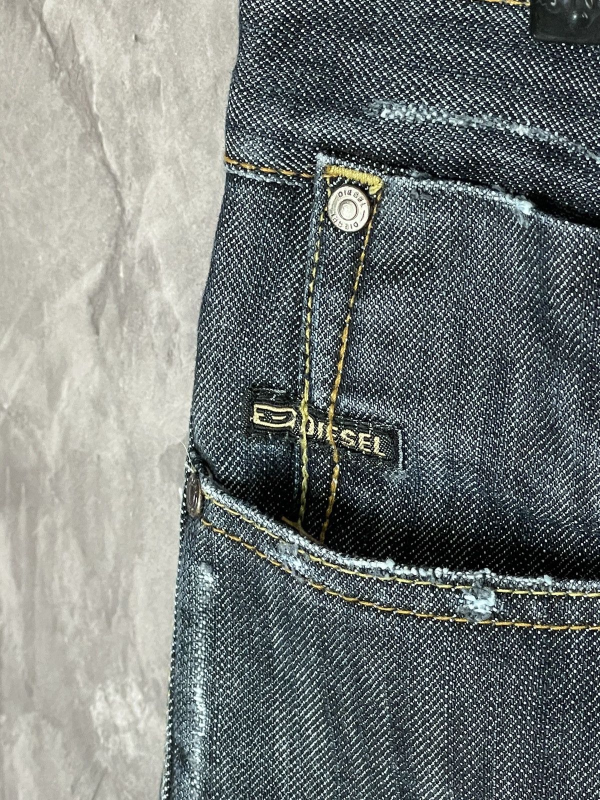 Diesel × Vintage Vintage Diesel 90’s Y2K Style Pocket Logo Denim Jeans Pants Size US 33 - 10 Thumbnail