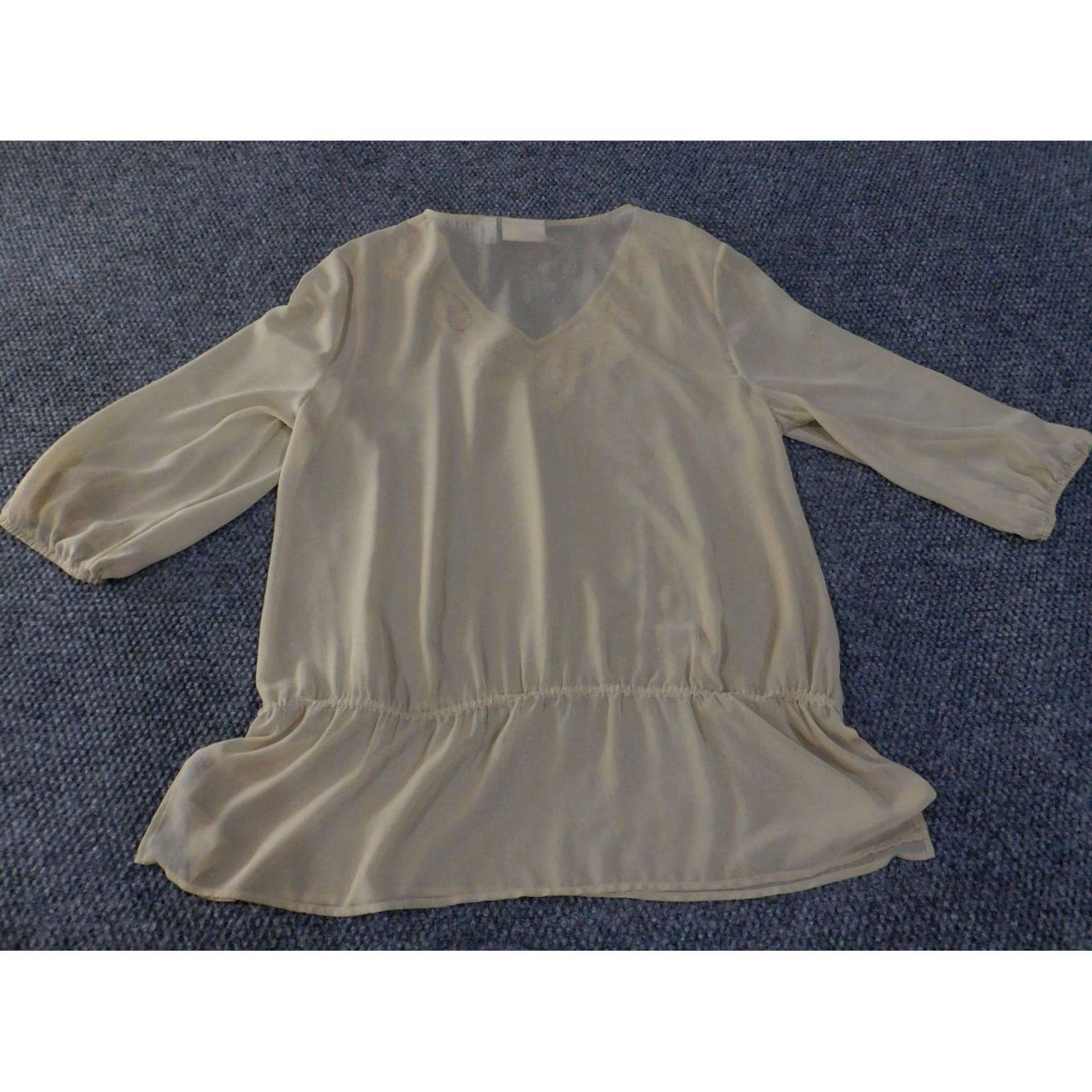 Vintage Chicos Blouse Womens 2 Beige Sheer Embroidered Ruffle Hem Tunic Shirt Long Sleeve V-Neck Casual Knit Polyester Regular Modern Boho Size XS / US 0-2 / IT 36-38 - 7 Thumbnail