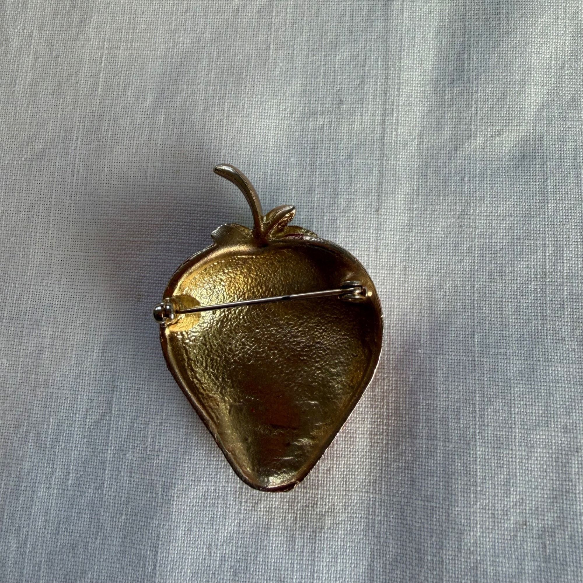 Vintage Vintage Enamel Kitschy MCM Figural Strawberry Brooch Size ONE SIZE - 6 Thumbnail