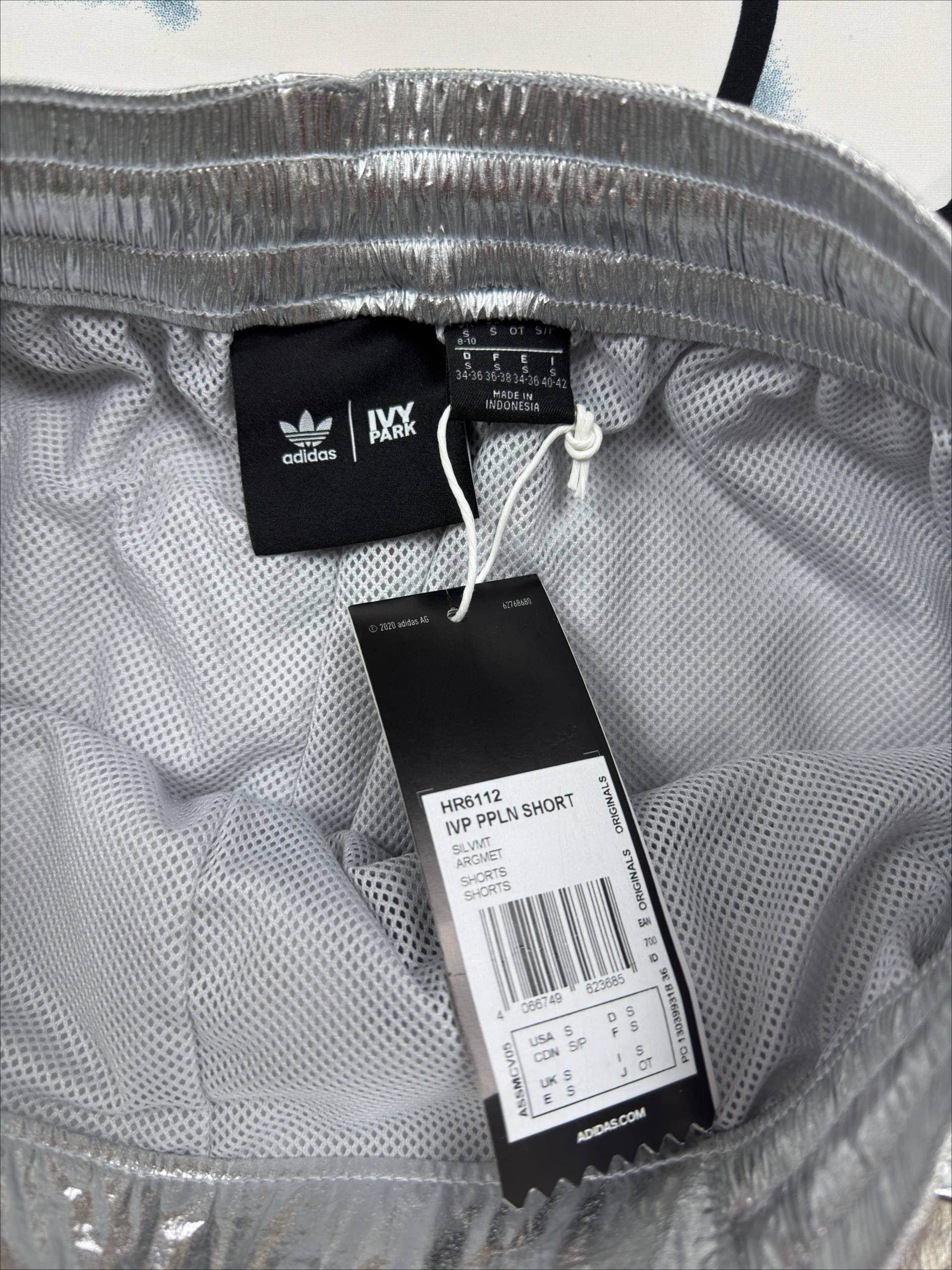 Adidas × Ivy Park Adidas x Ivy Park Beyonce Silver Shorts Size S Size 30" / US 8 / IT 44 - 4 Thumbnail