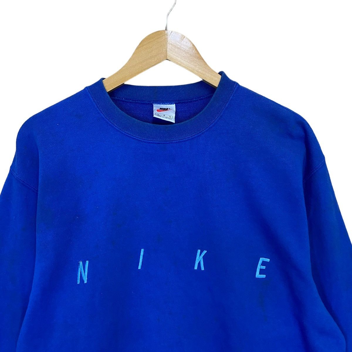 Nike 90s Nike Small Logo Embroidered Crewneck Sweatshirt Size US M / EU 48-50 / 2 - 2 Thumbnail