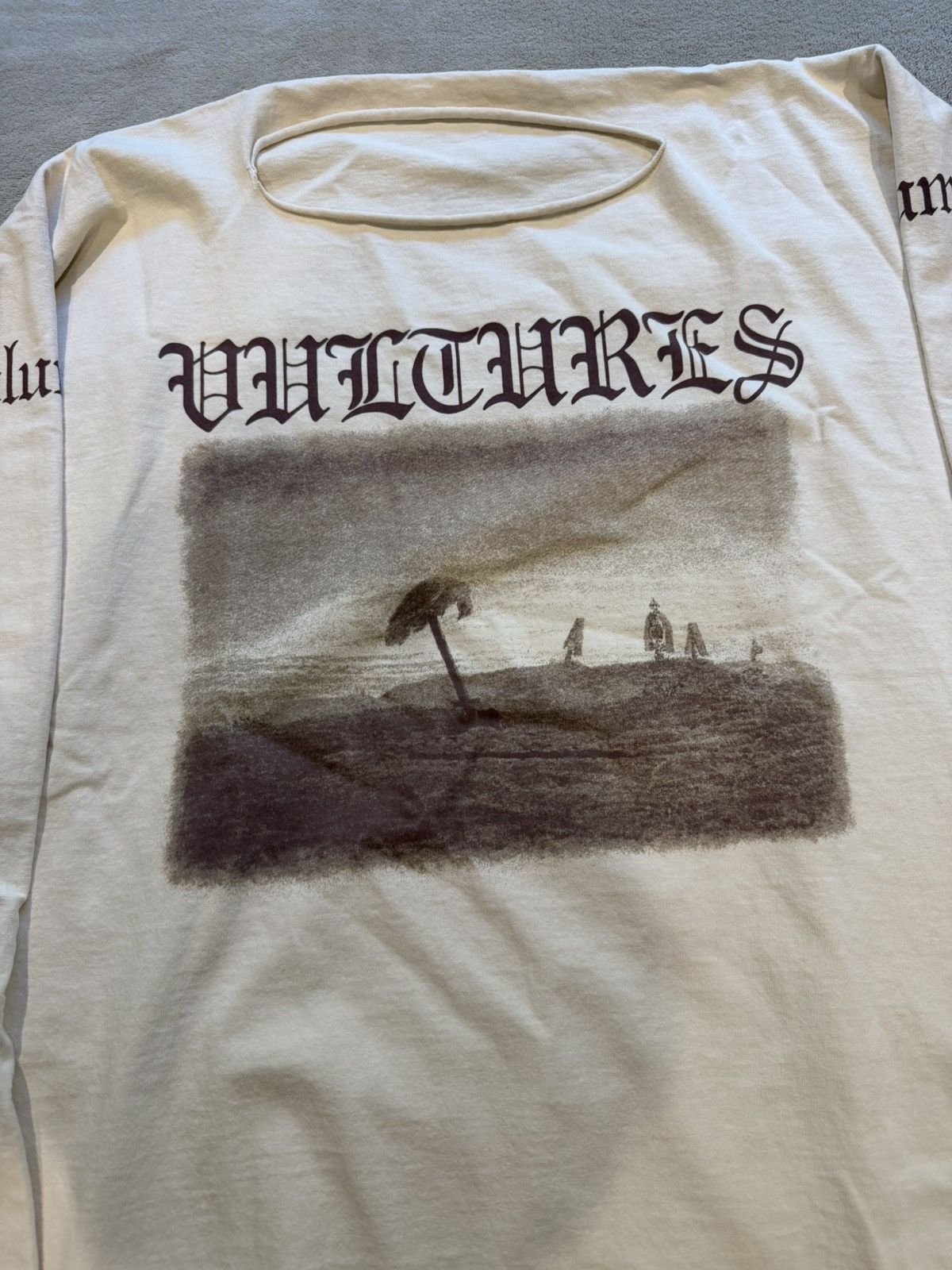 Kanye West YZY Vultures long Sleeve Tee Size US M / EU 48-50 / 2 - 1 Thumbnail