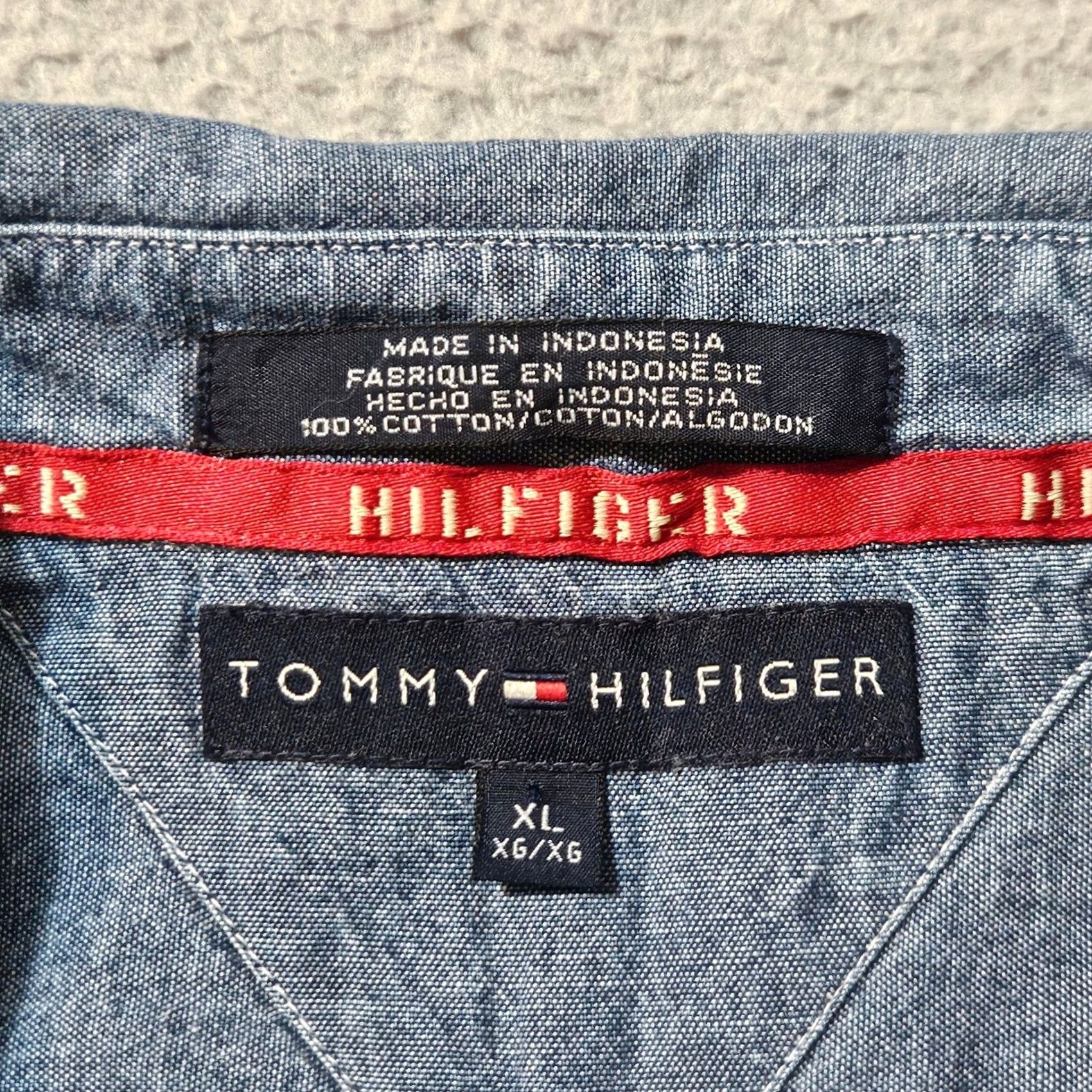 Tommy Hilfiger VINTAGE Tommy Hilfiger Shirt XL Men's 1990s Denim Chambray Grunge Spellout Size US XL / EU 56 / 4 - 5 Thumbnail