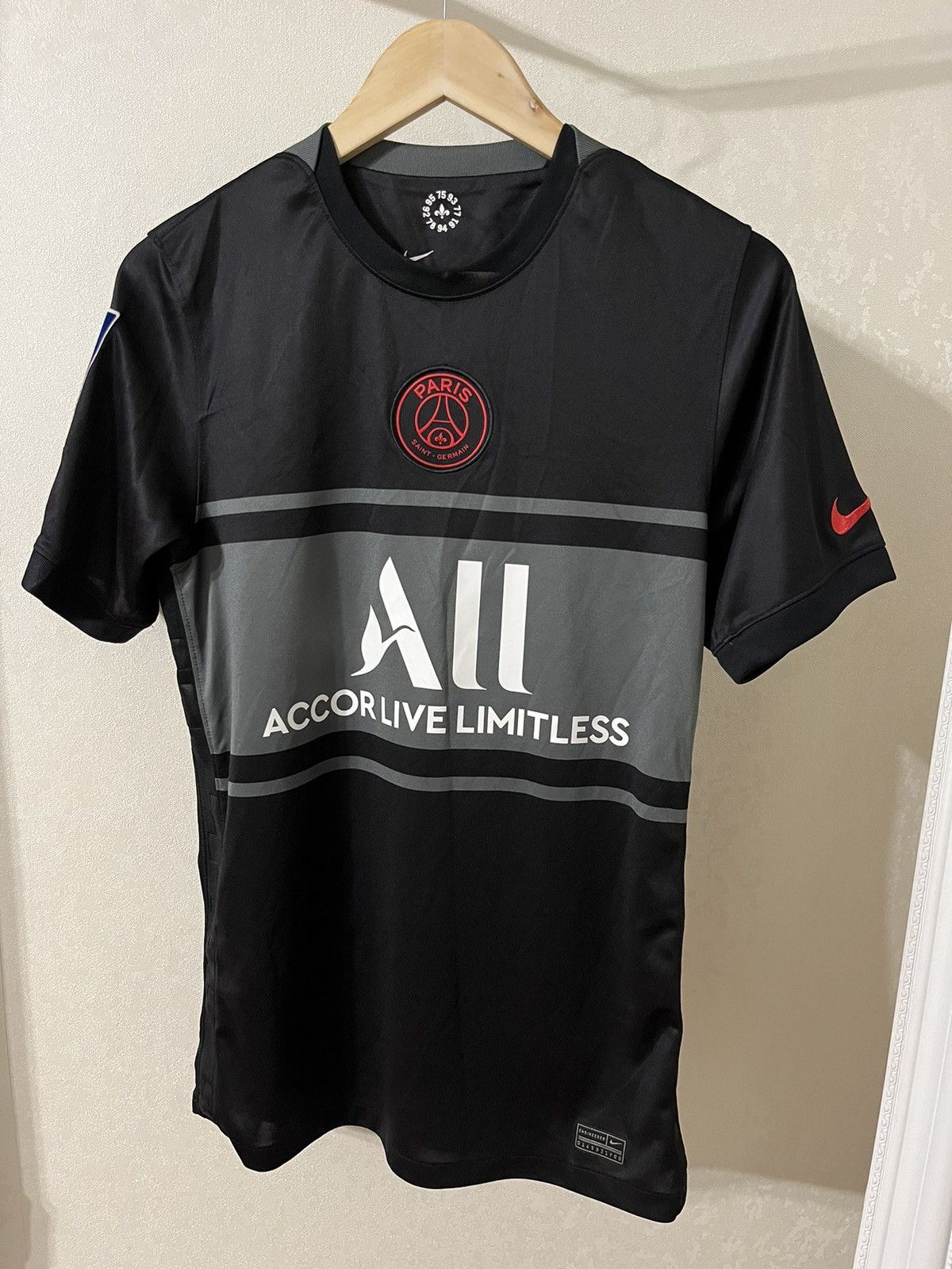 Other Nike PSG 21/22 Third Jersey #30 Messi Size US S / EU 44-46 / 1 - 1 Thumbnail