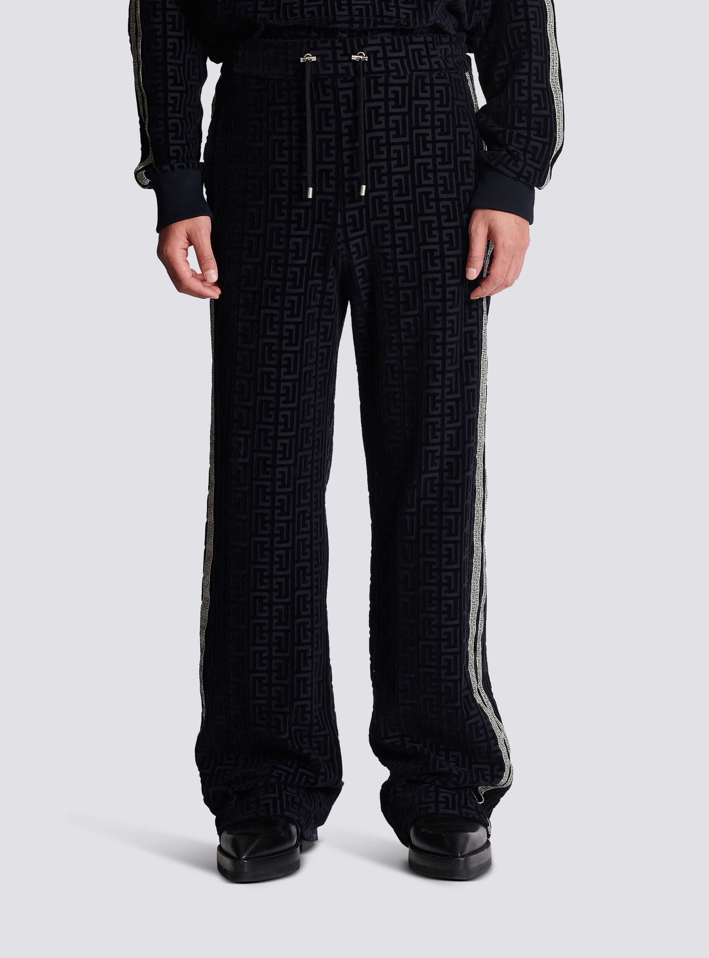 Balmain o1y0426 Jogger & Sweatpant in Midnight Blue Size US 32 / EU 48 - 2 Thumbnail