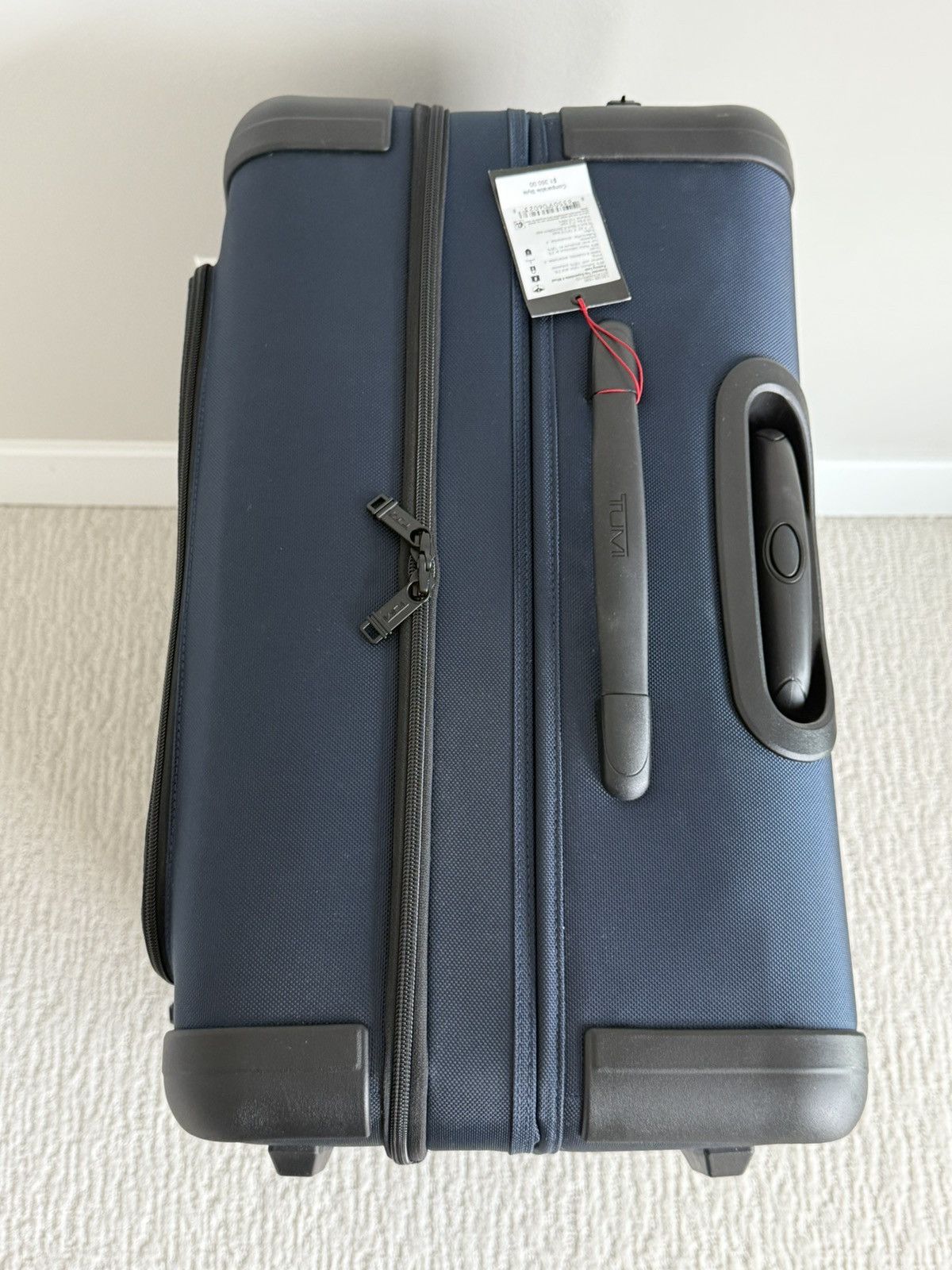Tumi NWT Tumi Extended Trip Expandable 4 wheel suitcase $1350 Size 32 - 7 Thumbnail
