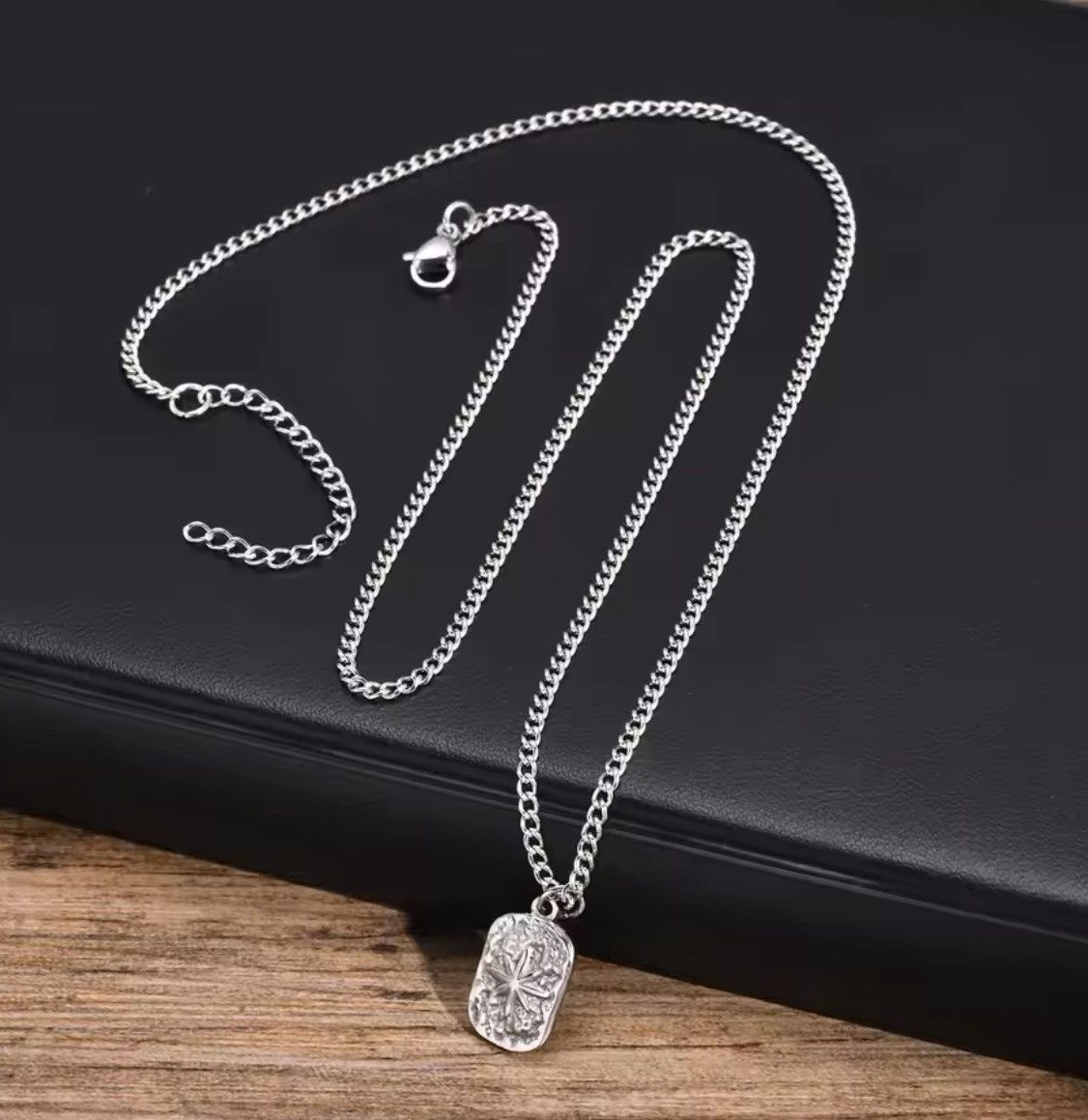 Jewelry Eight Point Star Pendant Necklace Size ONE SIZE - 5 Thumbnail