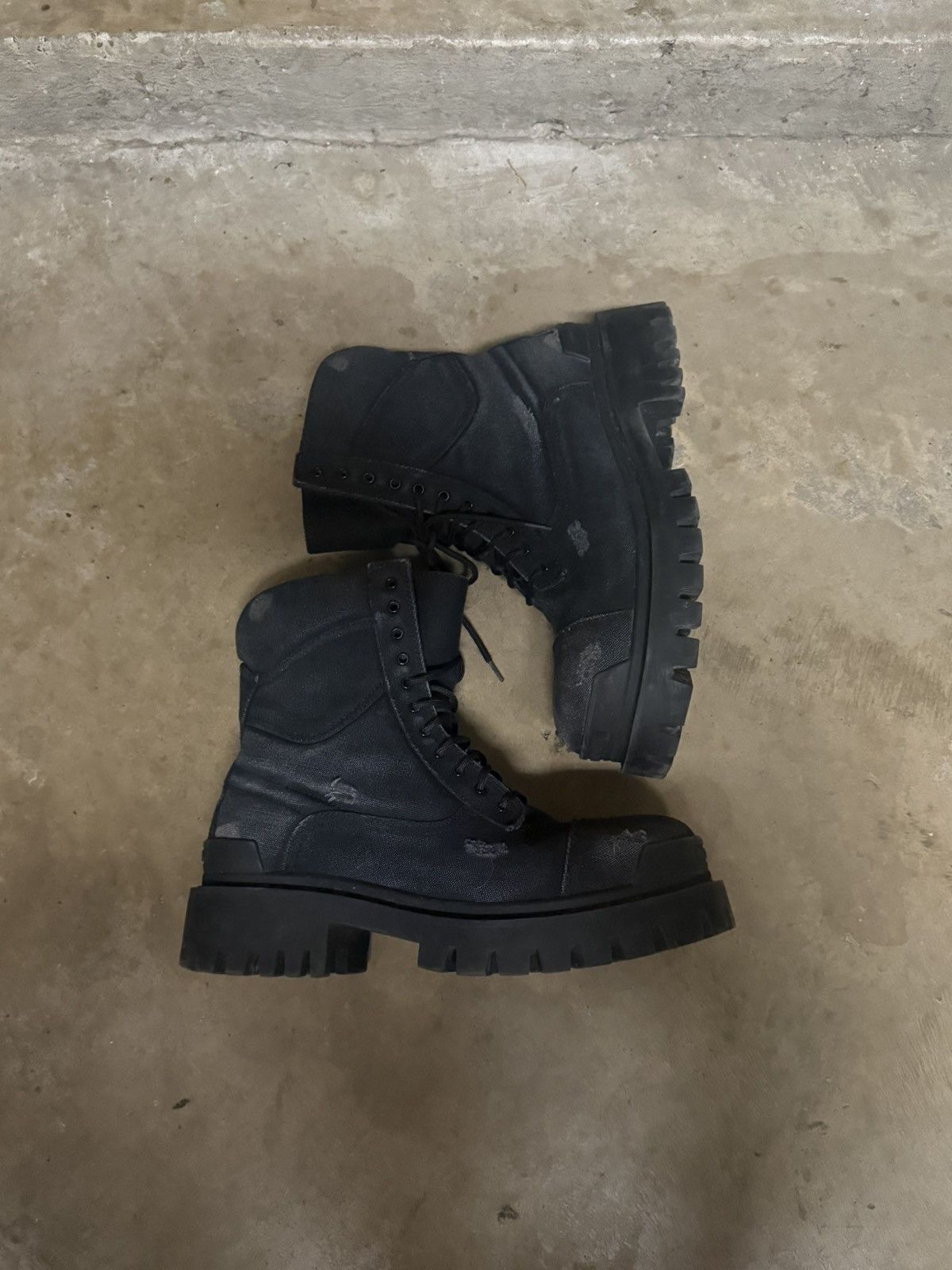 Balenciaga Balenciaga Strike boot Size US 8 / EU 41 - 1 Thumbnail