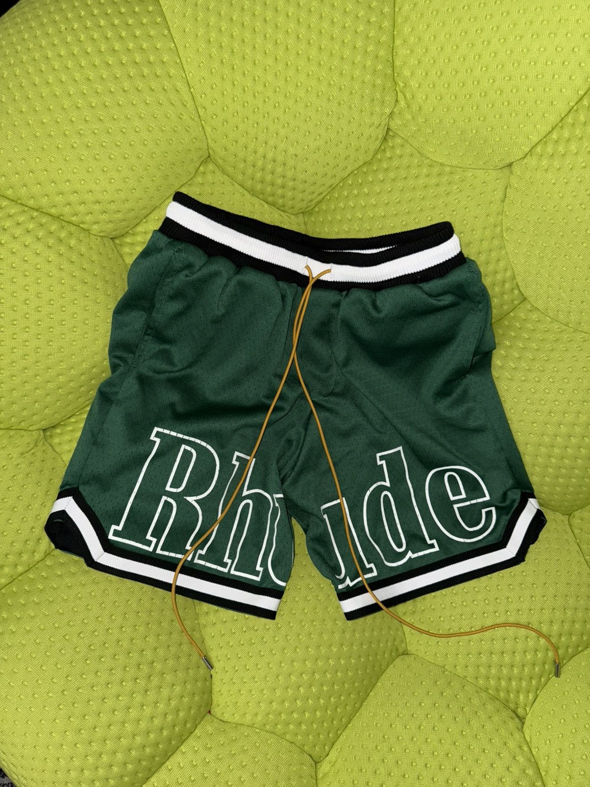Rhude Rhude logo basketball shorts Size US 30 / EU 46 - 1 Thumbnail