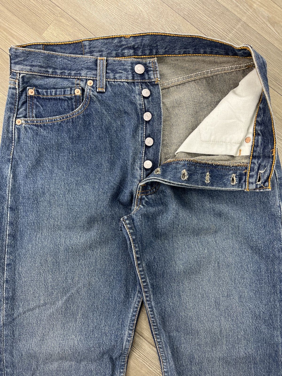 Levi's Vintage Clothing 🇺🇸1990s Vintage Levis 501 USA Straight 31x32 Faded Blue Jeans Size US 31 - 6 Thumbnail