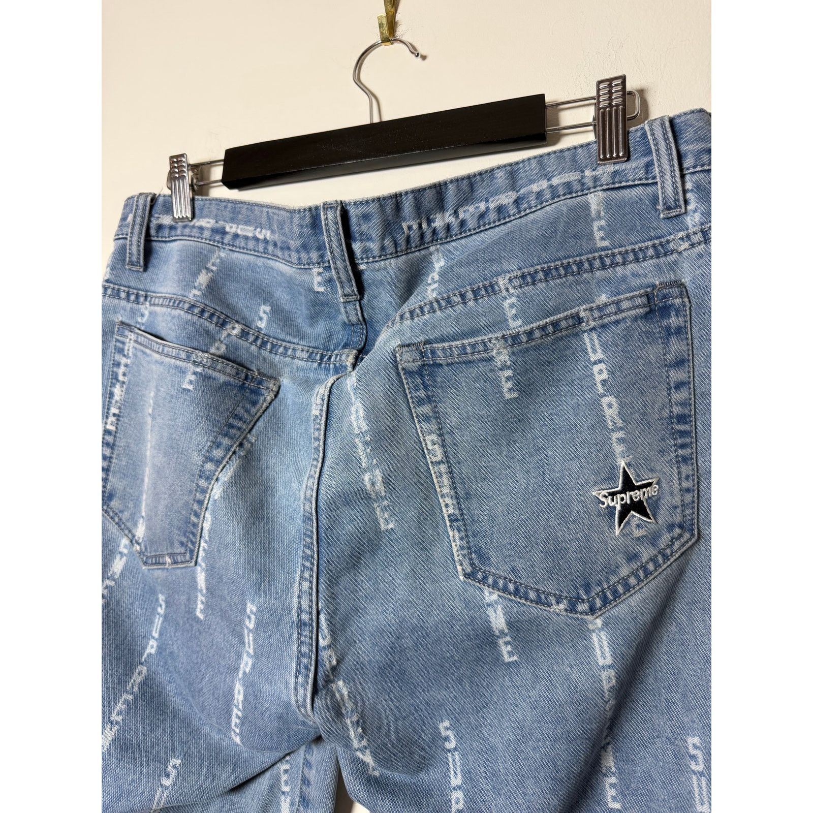 Supreme Supreme Logo Stripe Jacquard Regular Jean Blue Size US 32 / EU 48 - 4 Thumbnail