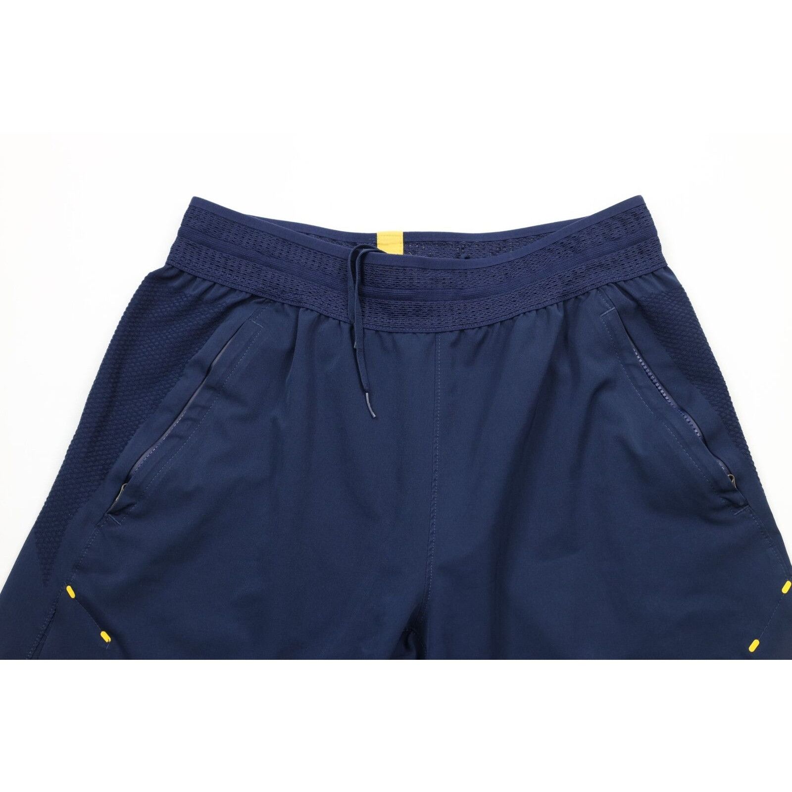 Jordan Brand × Nike Nike Air Jordan Spell Out University of Michigan Tech Shorts Size US 32 / EU 48 - 2 Thumbnail