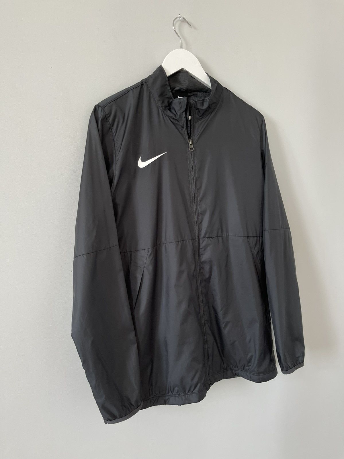 Nike Nike Light Windbreaker Zip Up Training Sports Park 20 Jacket Size US M / EU 48-50 / 2 - 2 Thumbnail