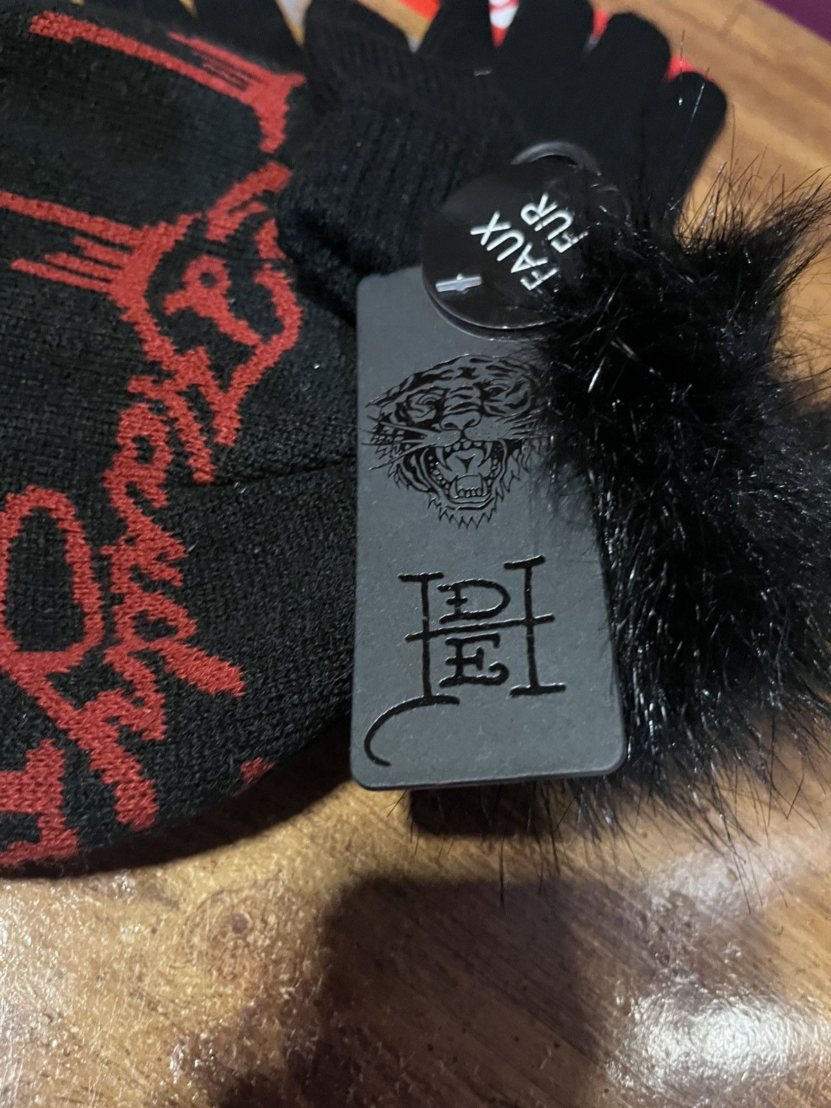 Ed Hardy Ed hardy beanie and gloves set Size ONE SIZE - 4 Thumbnail