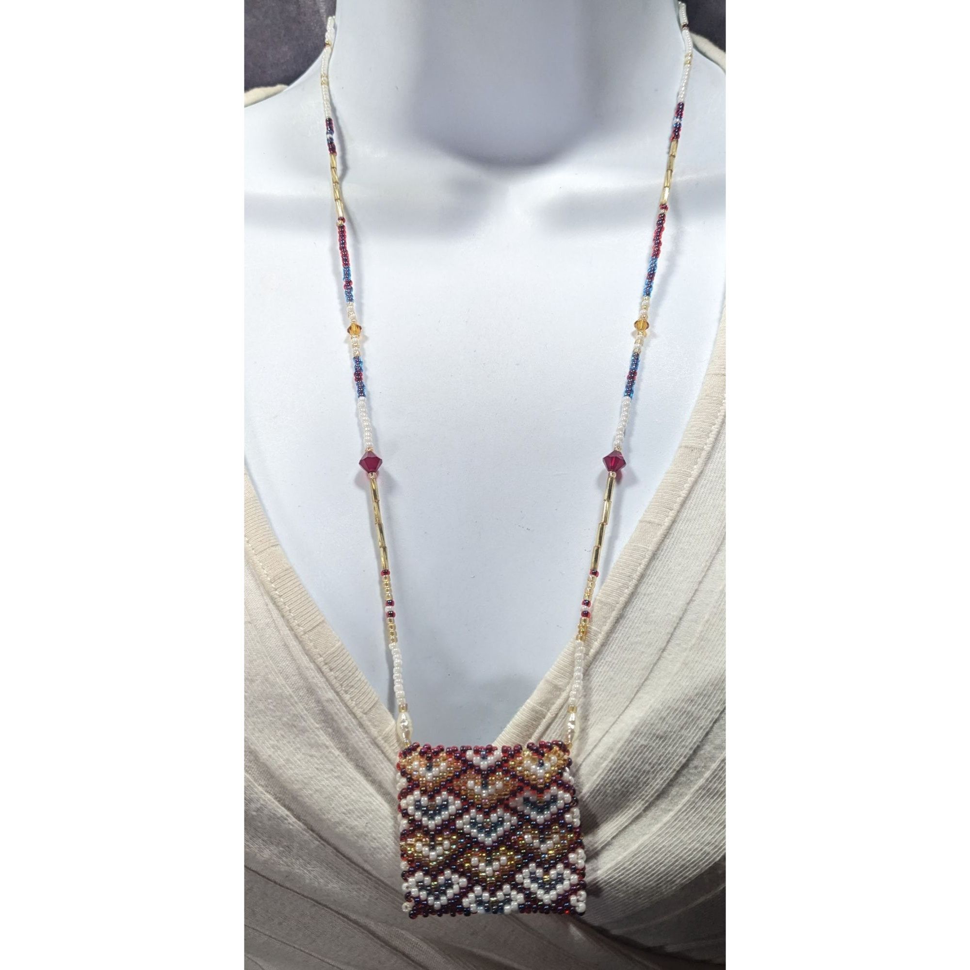Other Hand Beaded Glass Amulet Bag Necklace With Heart Pattern Size ONE SIZE - 4 Thumbnail