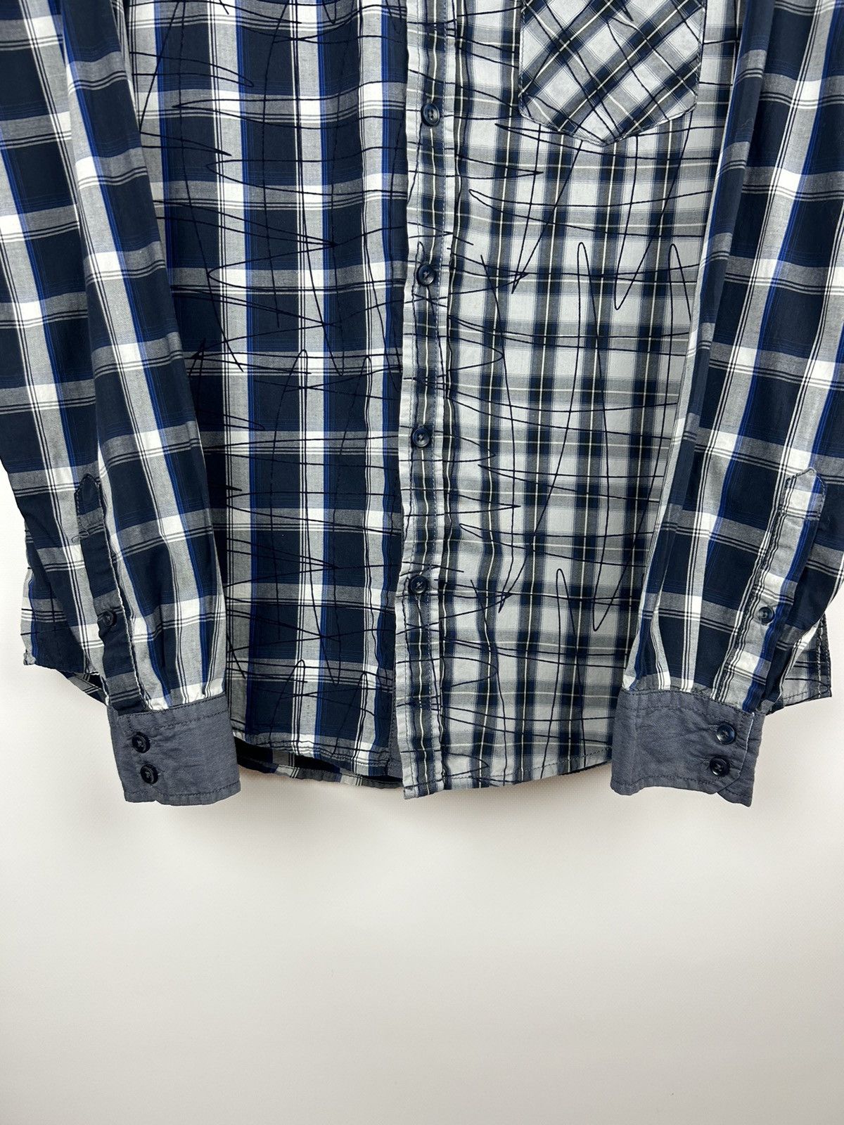 Desigual Desigual Plaid Shirt Buttons Men’s Size M Patchwork Y2K Size US M / EU 48-50 / 2 - 3 Thumbnail