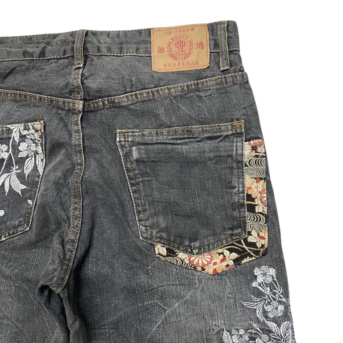 Japanese Brand Vintage BUDEN Denim Fishkoi Embroidery Jeans Size US 34 / EU 50 - 13 Thumbnail
