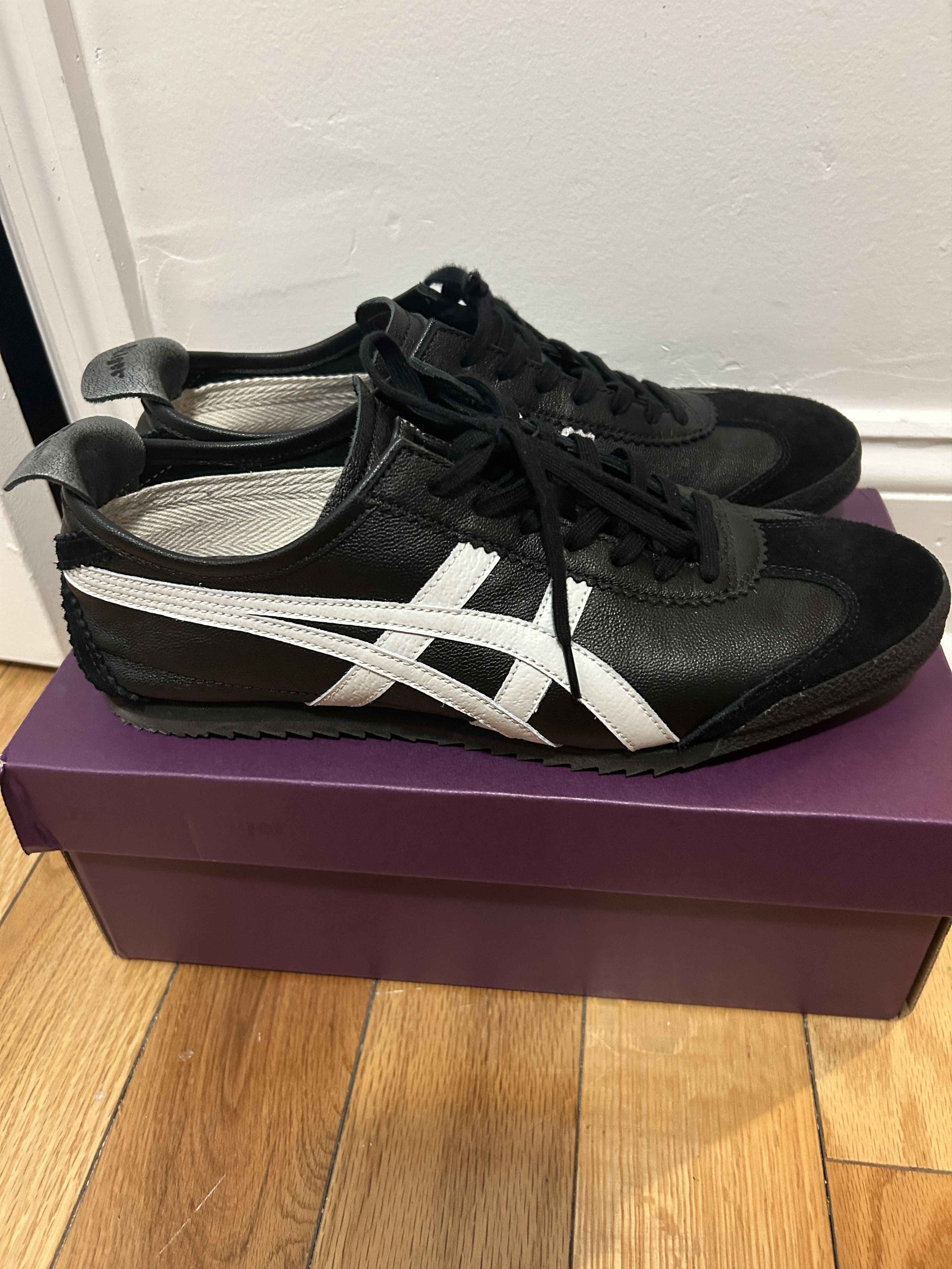 Onitsuka Tiger Onitsuka Tiger Nippon Made Mexico 66 Black White Size US 8 / EU 41 - 1 Thumbnail