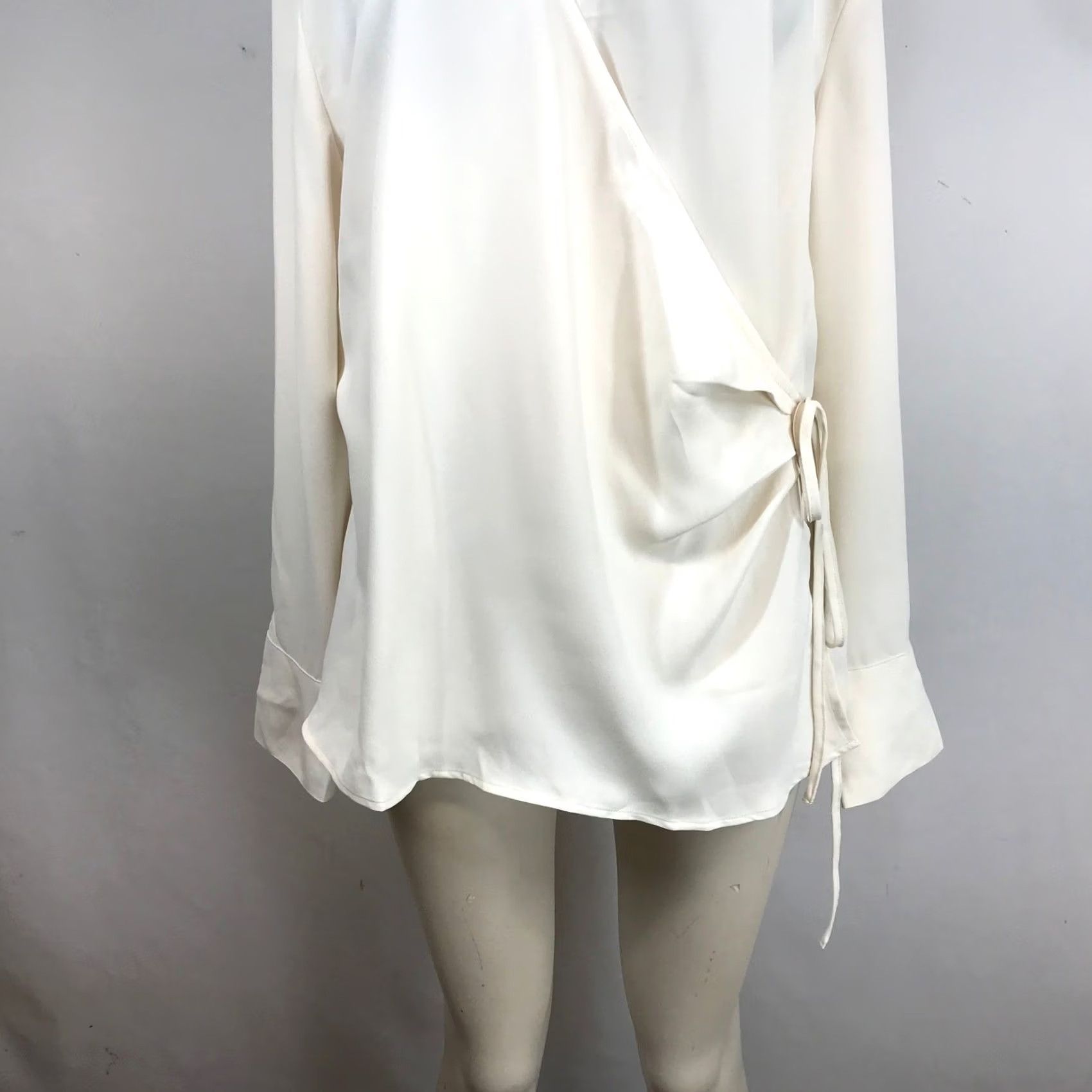 Loft VINTAGE Loft Cream Long Sleeve Wrap Blouse V-Neck Side Tie Top XL NEW Size XL / US 12-14 / IT 48-50 - 3 Thumbnail