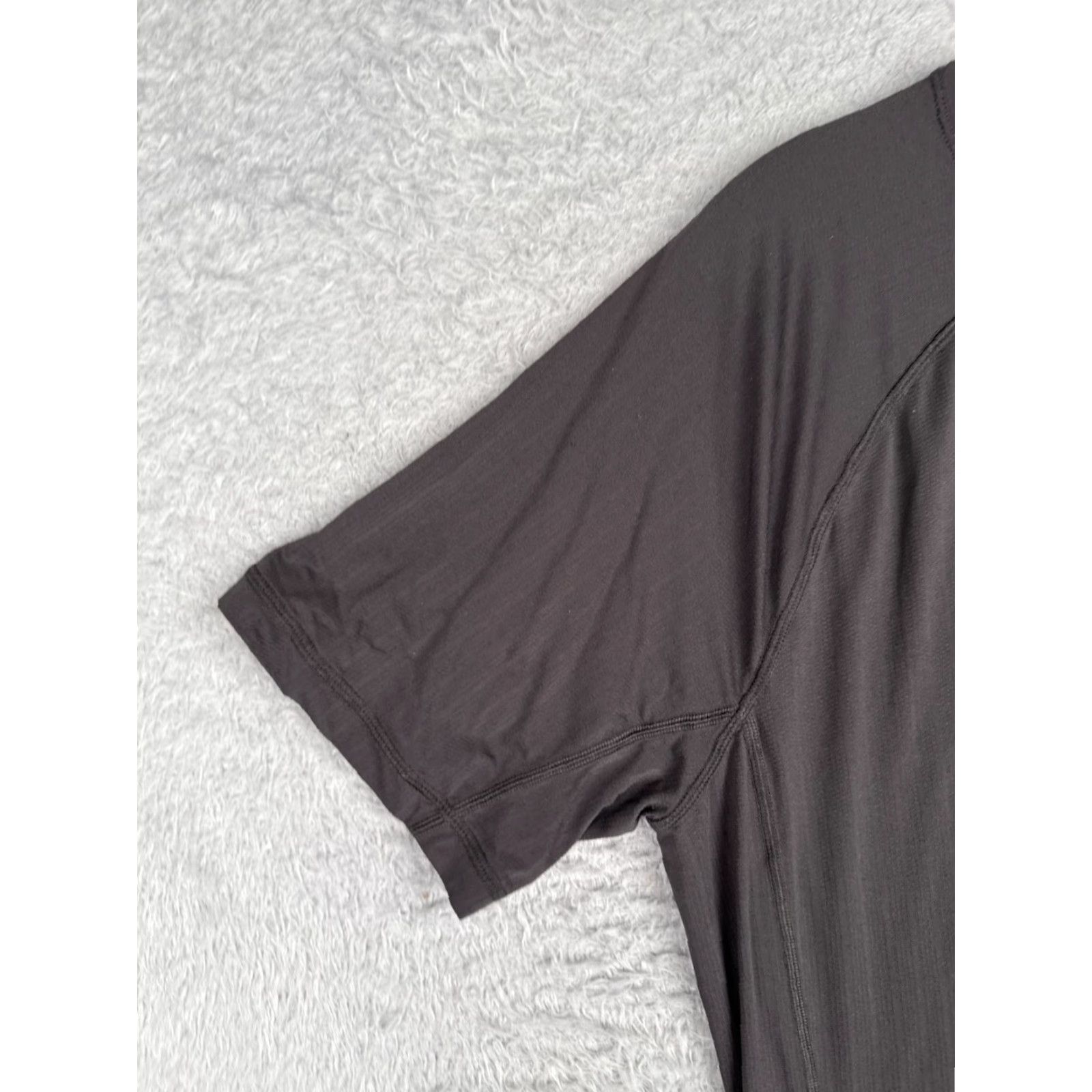 Lululemon Lululemon Shirt Women 10 Gray Short Sleeve V-Neck Vertical Stripe Gym Workout Shirt Size L / US 10 / IT 46 - 3 Thumbnail
