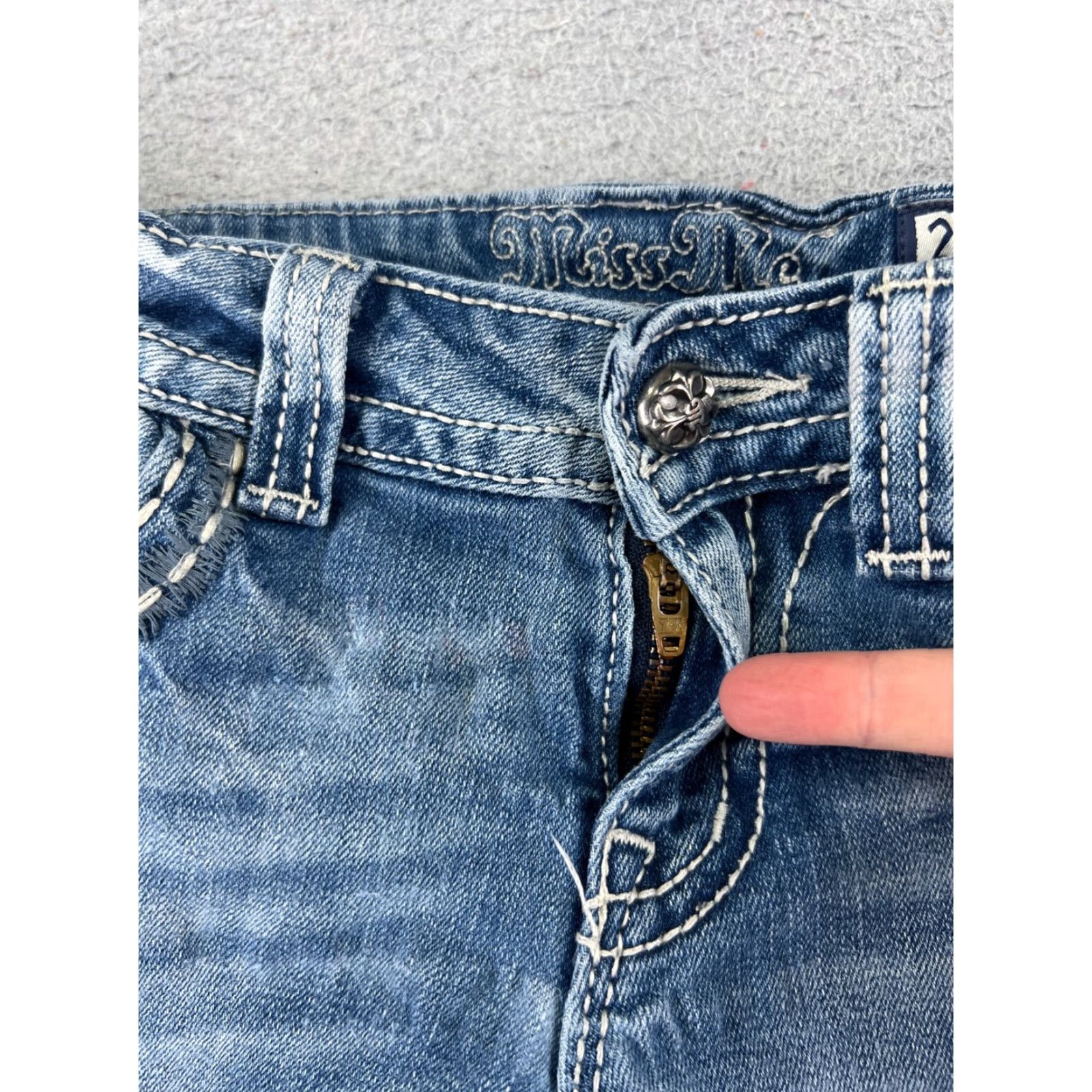 Miss Me Miss Me Shorts Womens Denim Blue 27 Distressed Cut-Off Embroidered Bling 26x12 Size 27" / US 4 / IT 40 - 6 Thumbnail